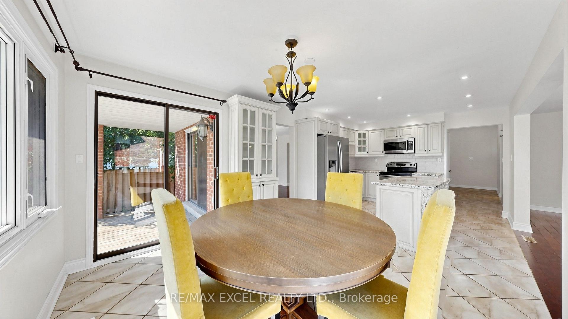 Photo 15 of 21 Mary Gapper Crescent, Richmond Hill, North Richvale — HOMEH