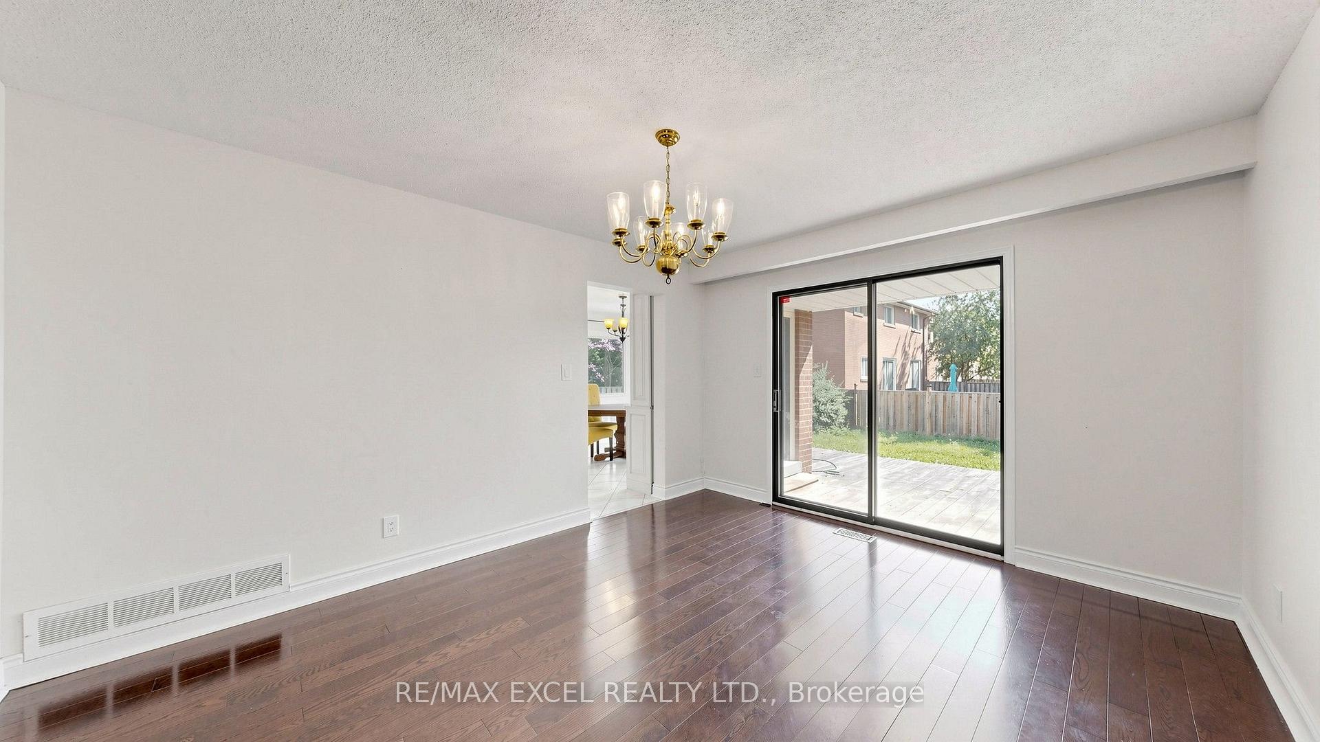 Photo 19 of 21 Mary Gapper Crescent, Richmond Hill, North Richvale — HOMEH
