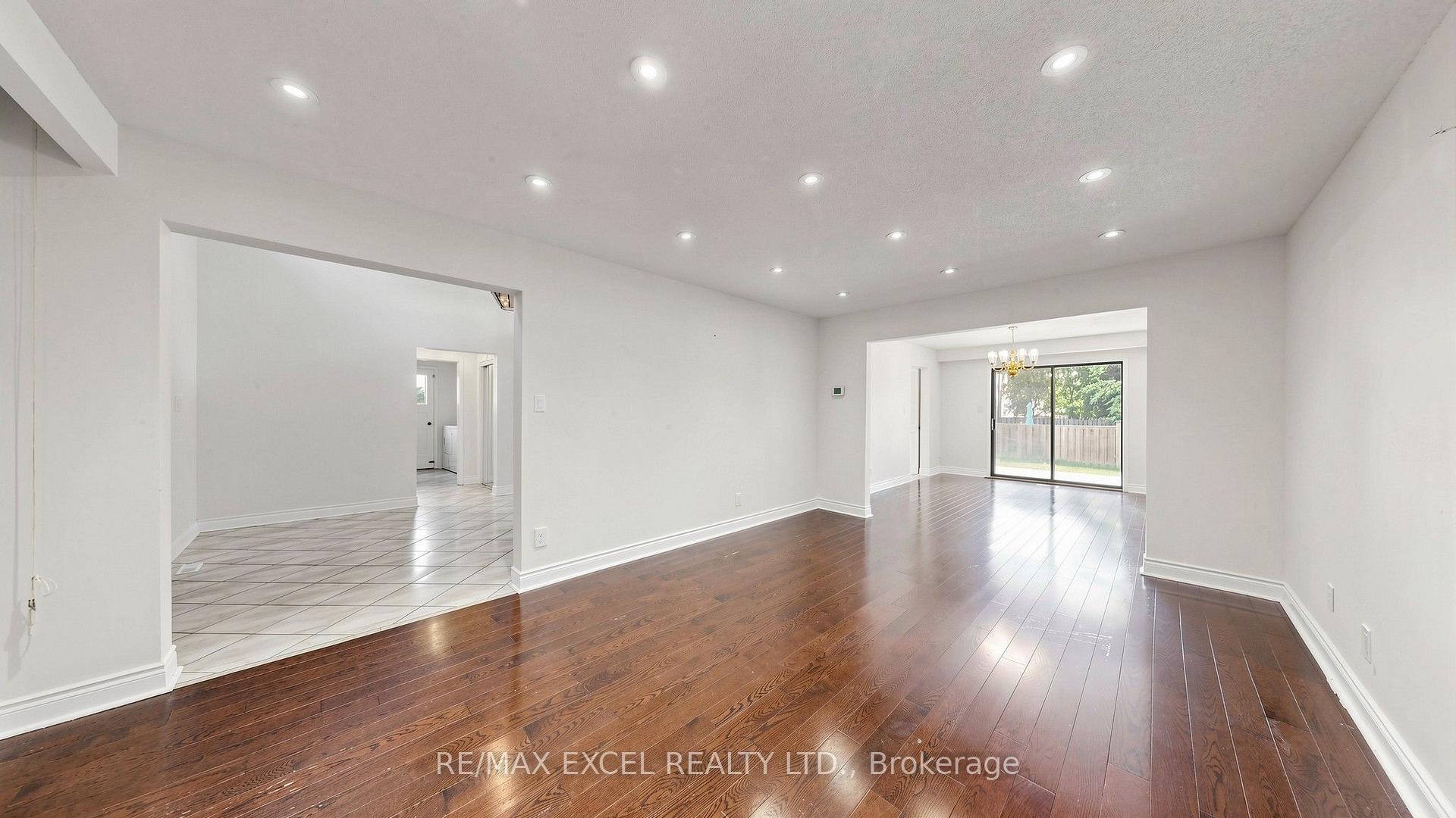 Photo 23 of 21 Mary Gapper Crescent, Richmond Hill, North Richvale — HOMEH