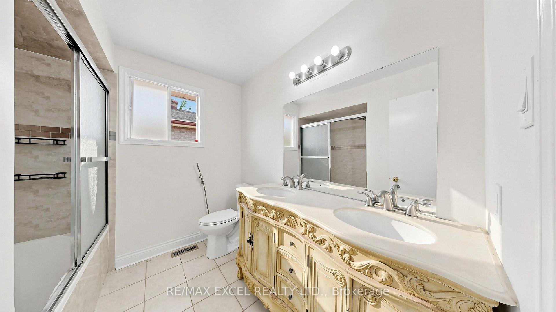 Photo 44 of 21 Mary Gapper Crescent, Richmond Hill, North Richvale — HOMEH