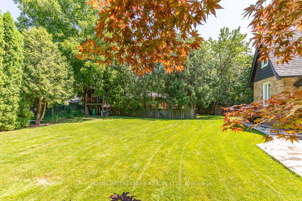 Photo 9 of 39A Yorkleigh Avenue, Etobicoke, Humber Heights — HOMEH