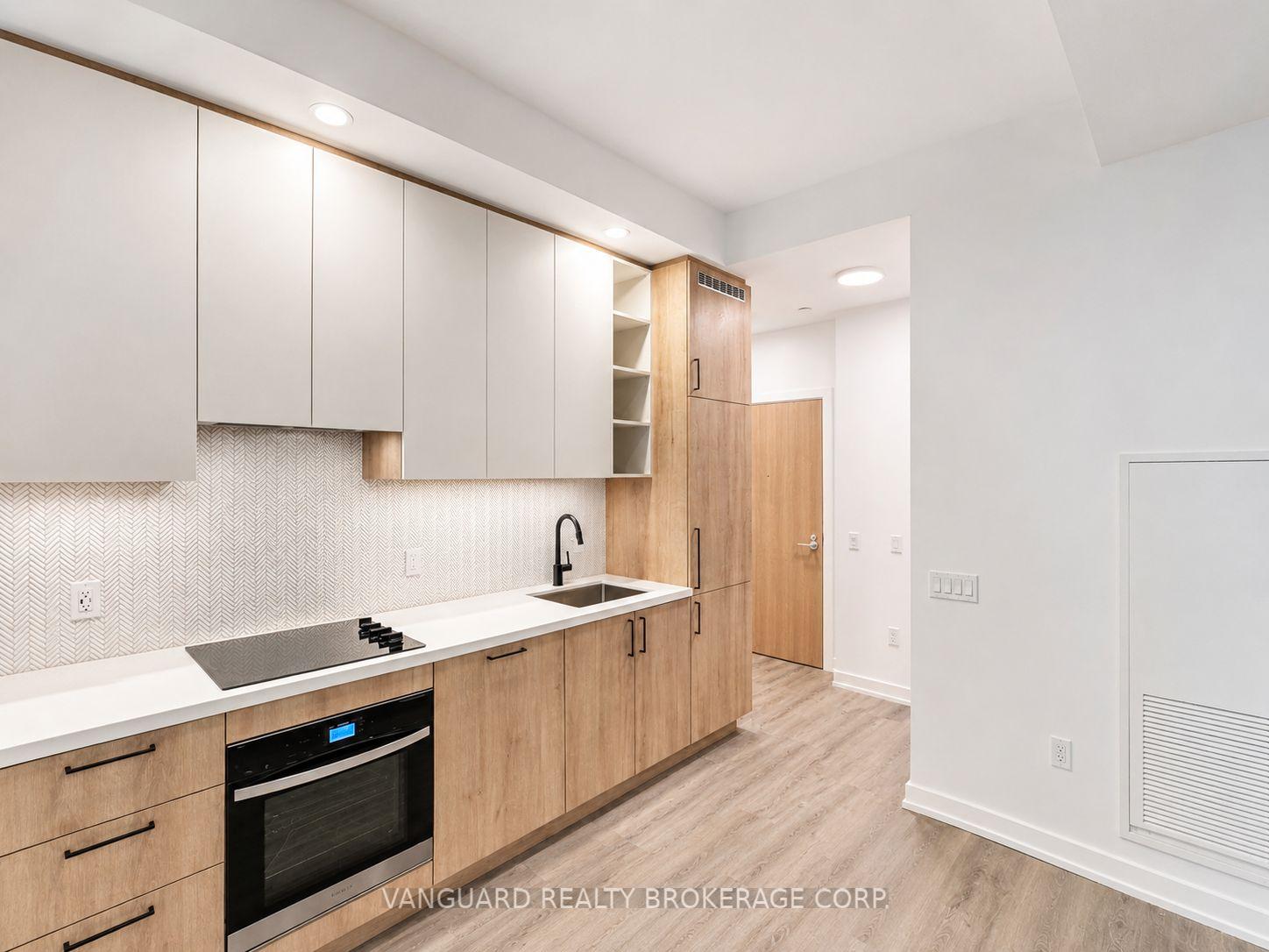 Photo 3 of Unit 411, 5 Meadowdale Road, Vaughan, Vaughan Corporate Centre — HOMEH