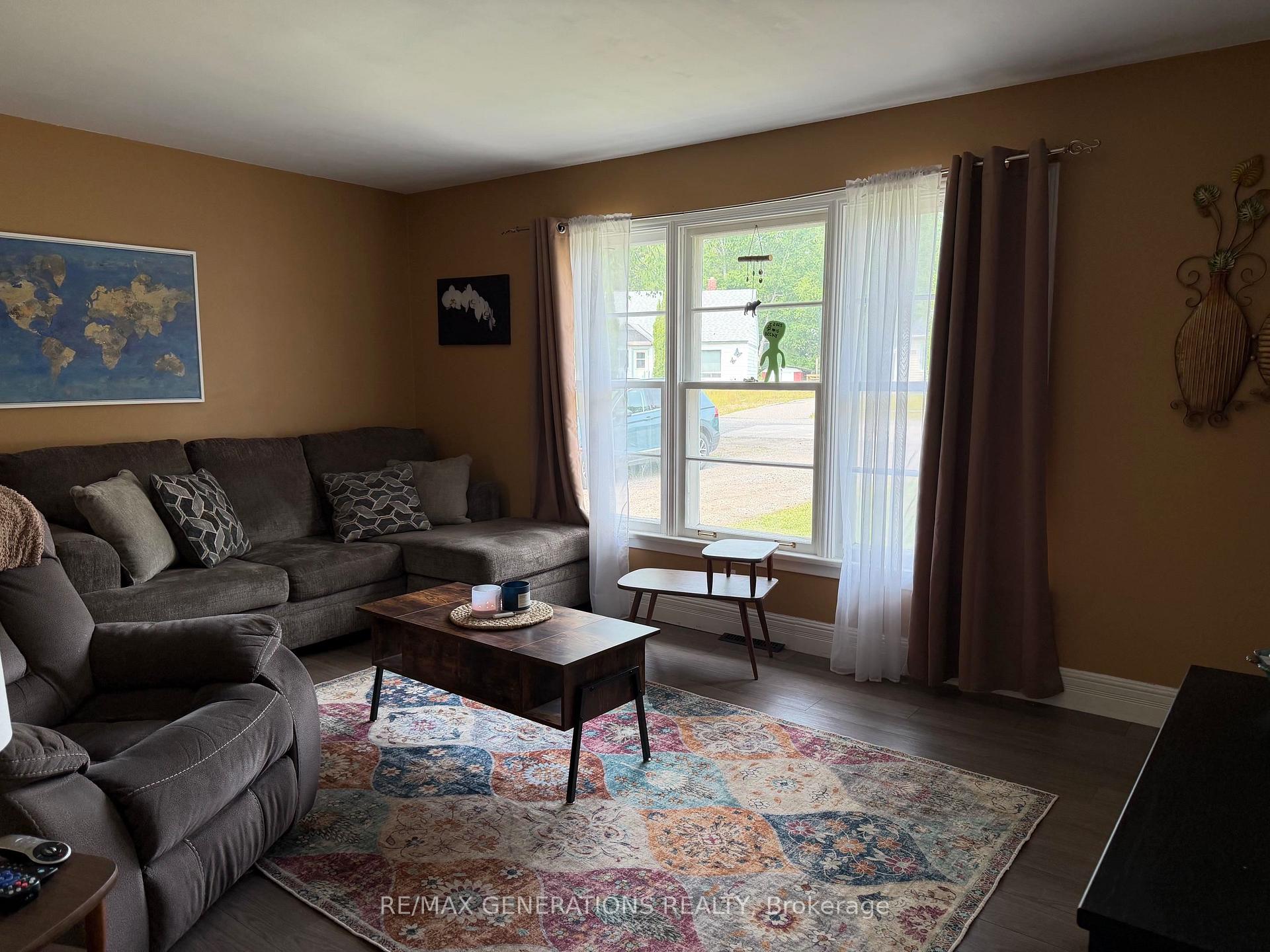 Photo 4 of 15 Princess Avenue, Terrace Bay, TB-92 — HOMEH