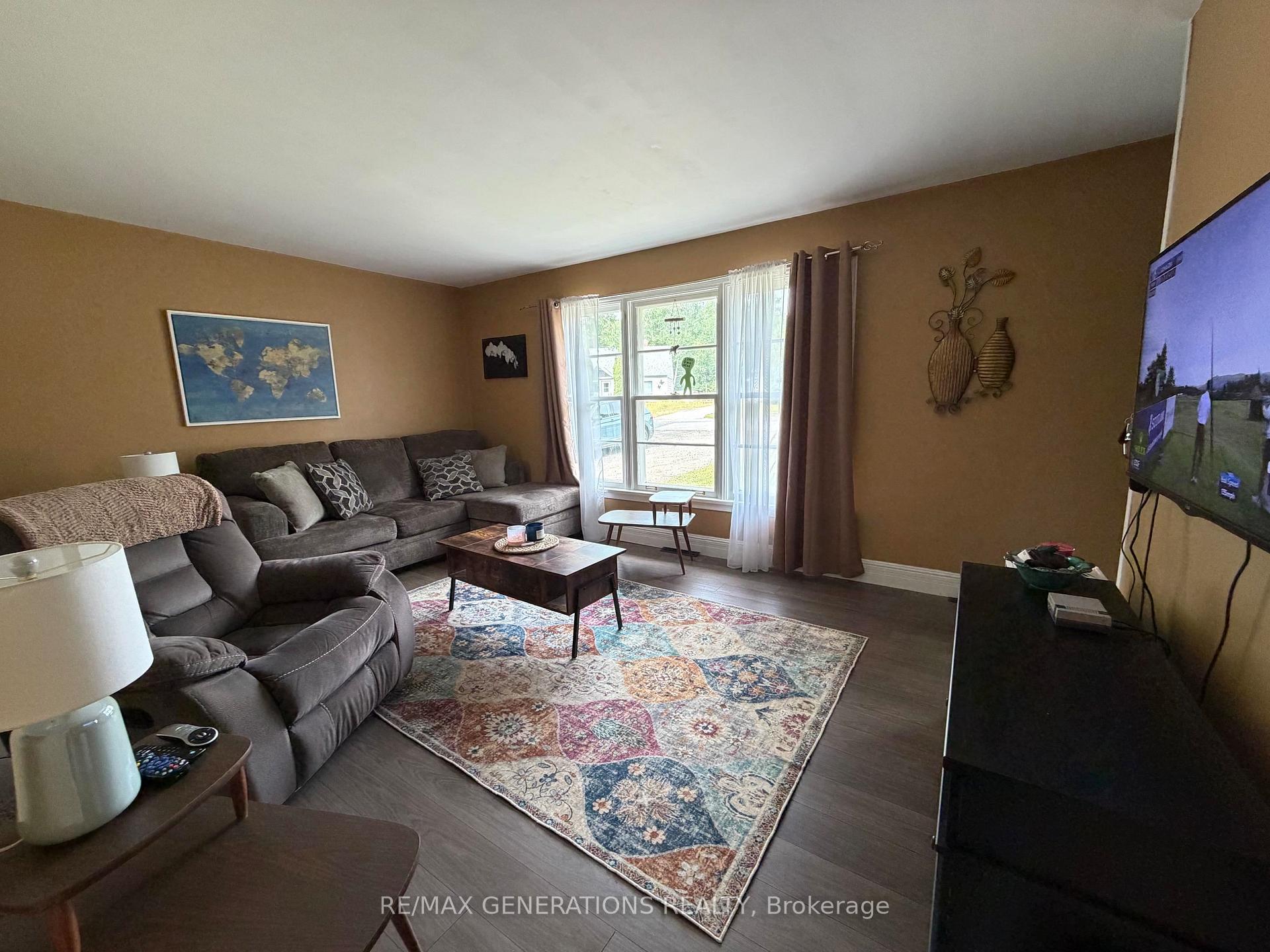 Photo 5 of 15 Princess Avenue, Terrace Bay, TB-92 — HOMEH