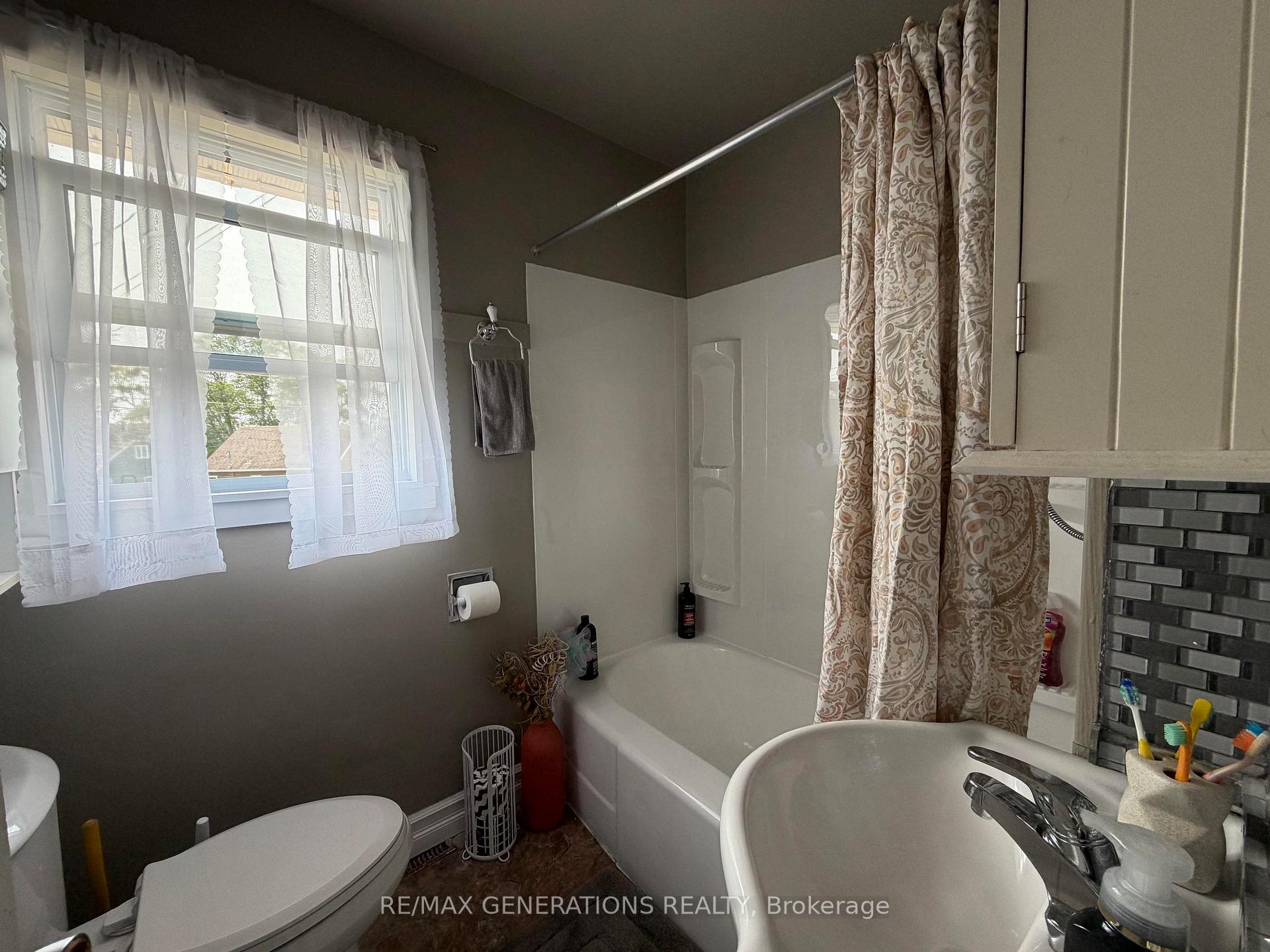 Photo 16 of 15 Princess Avenue, Terrace Bay, TB-92 — HOMEH