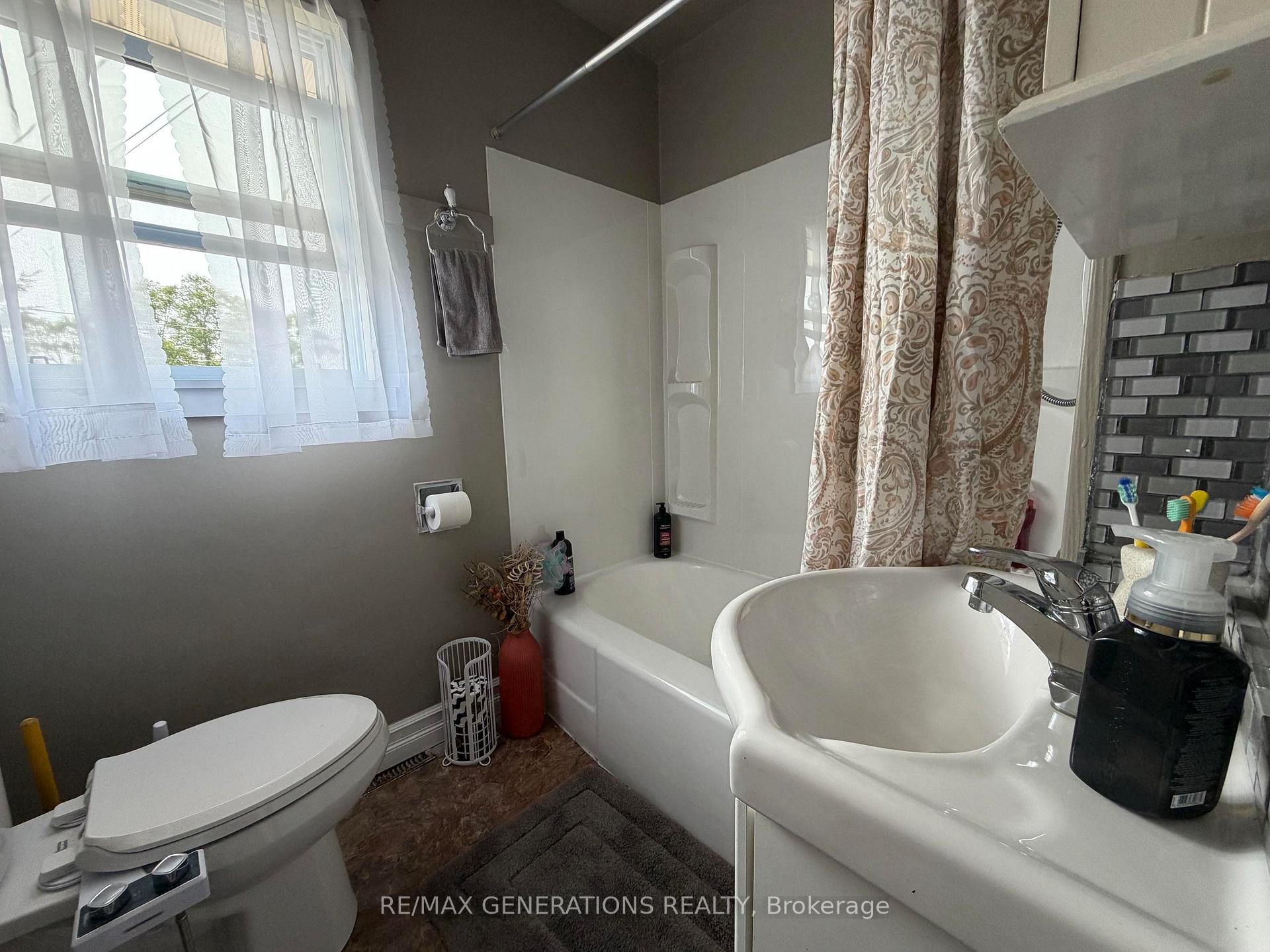 Photo 17 of 15 Princess Avenue, Terrace Bay, TB-92 — HOMEH