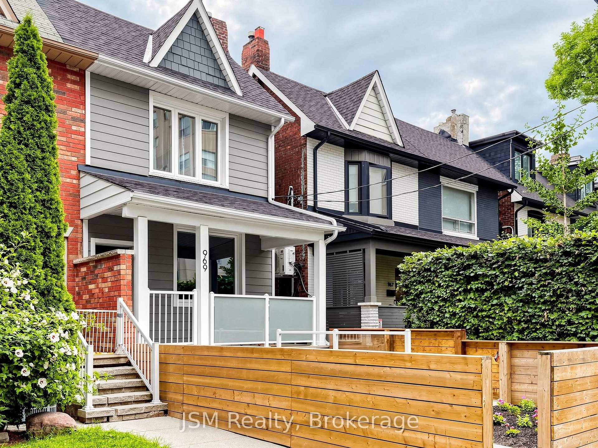 Photo 2 of 969 Lansdowne Avenue, Toronto, Dovercourt-Wallace Emerson-Junction — HOMEH
