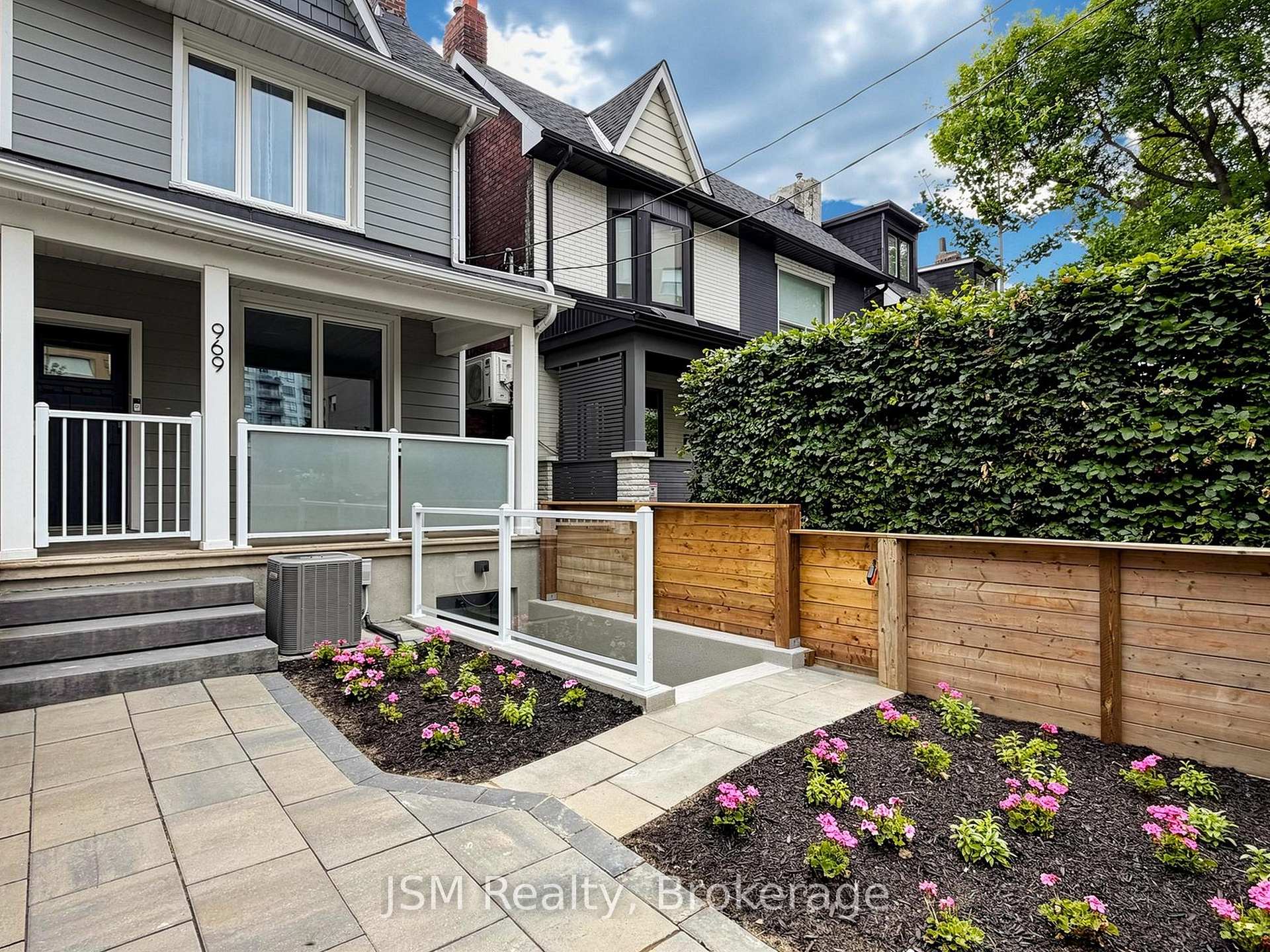 Photo 3 of 969 Lansdowne Avenue, Toronto, Dovercourt-Wallace Emerson-Junction — HOMEH