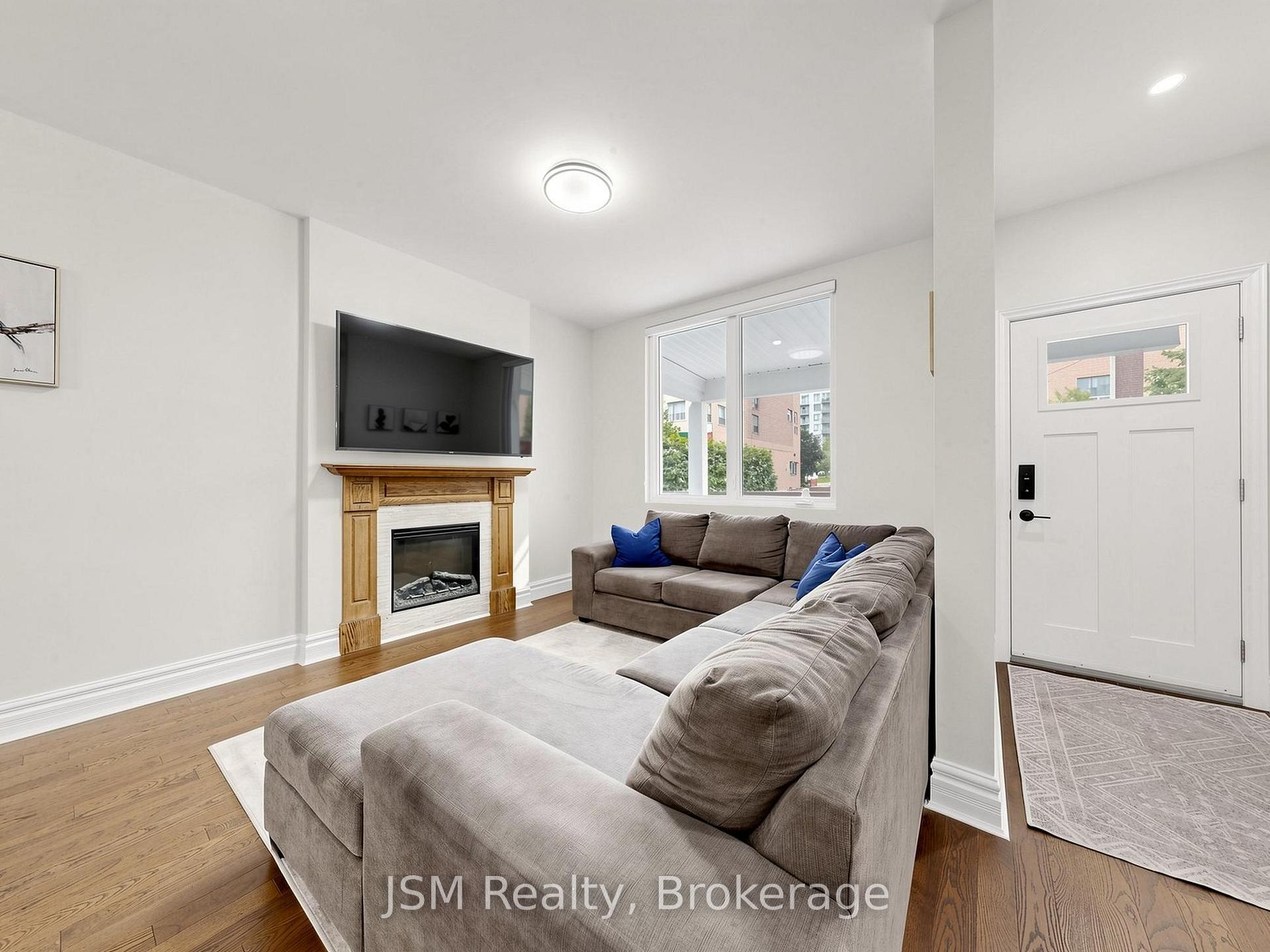 Photo 7 of 969 Lansdowne Avenue, Toronto, Dovercourt-Wallace Emerson-Junction — HOMEH
