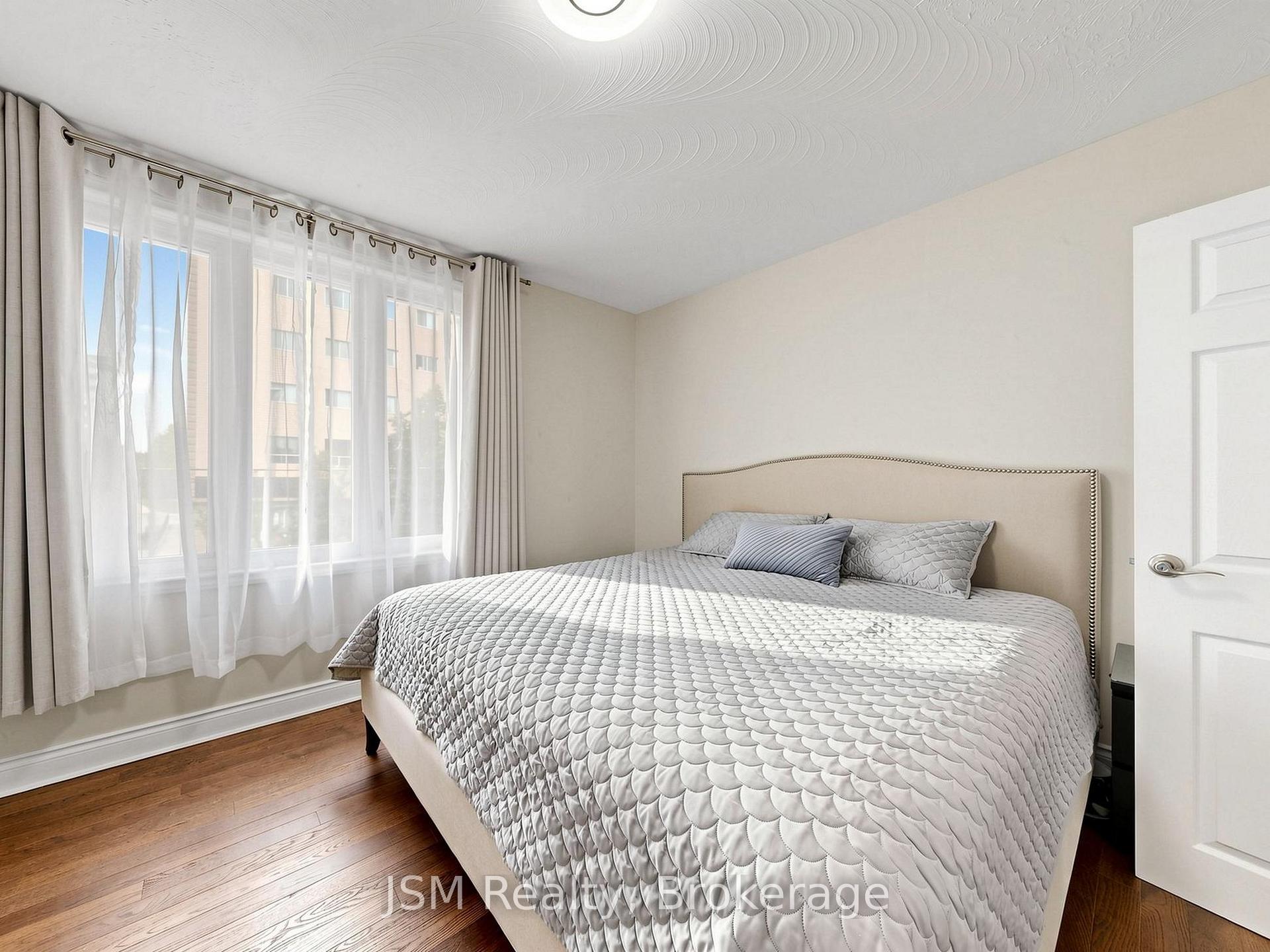 Photo 18 of 969 Lansdowne Avenue, Toronto, Dovercourt-Wallace Emerson-Junction — HOMEH