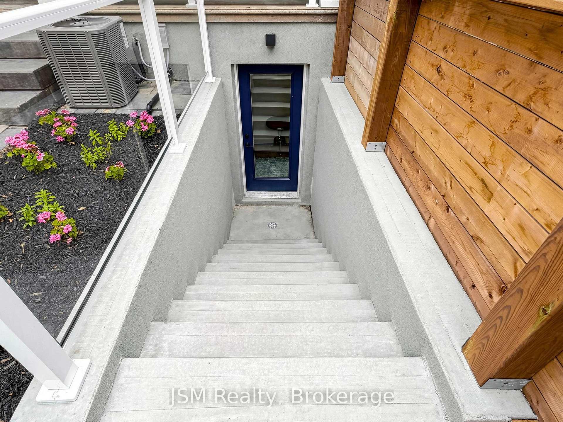 Photo 25 of 969 Lansdowne Avenue, Toronto, Dovercourt-Wallace Emerson-Junction — HOMEH