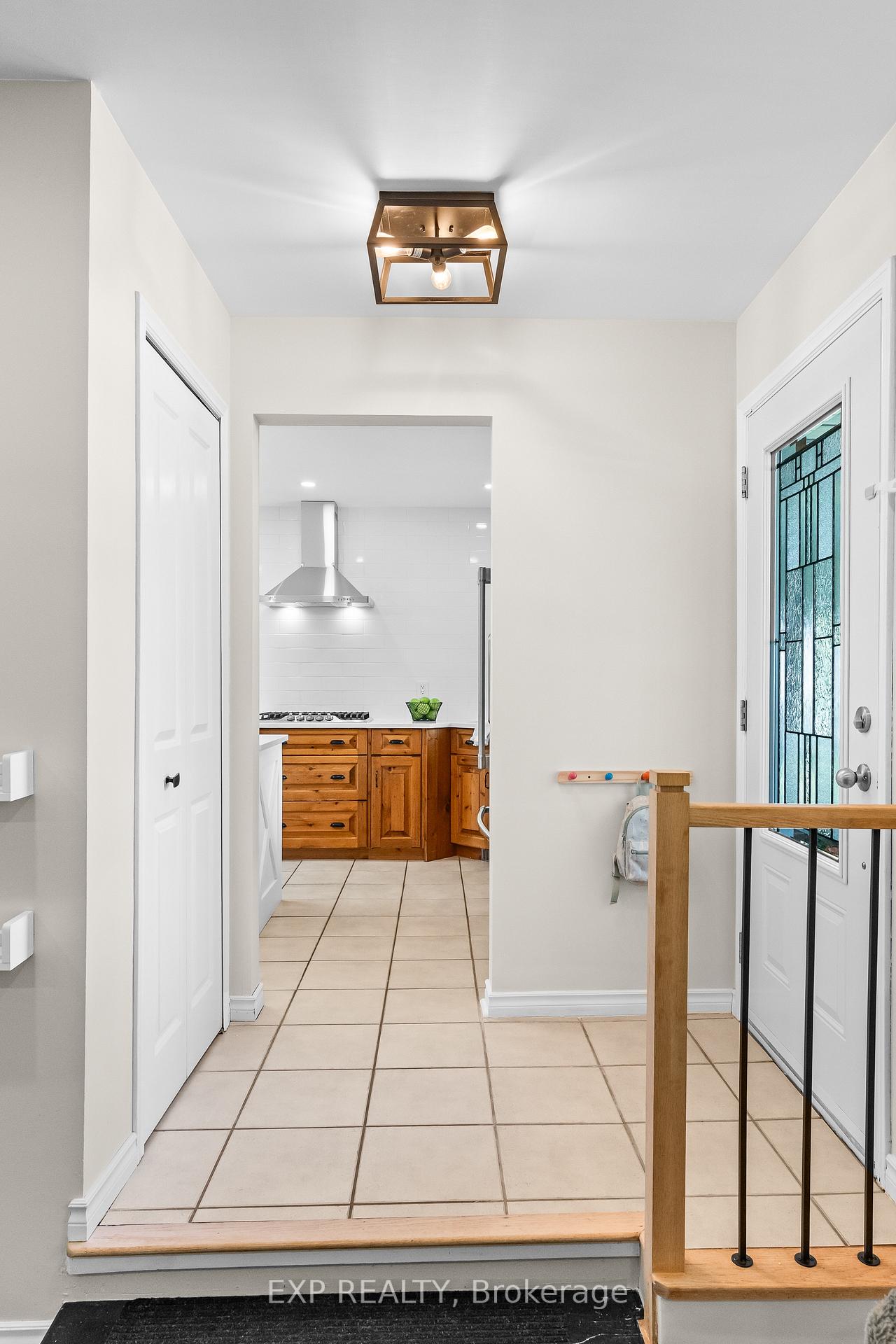 Photo 3 of 10 Brookbank Crescent, Pelham, Fonthill — HOMEH