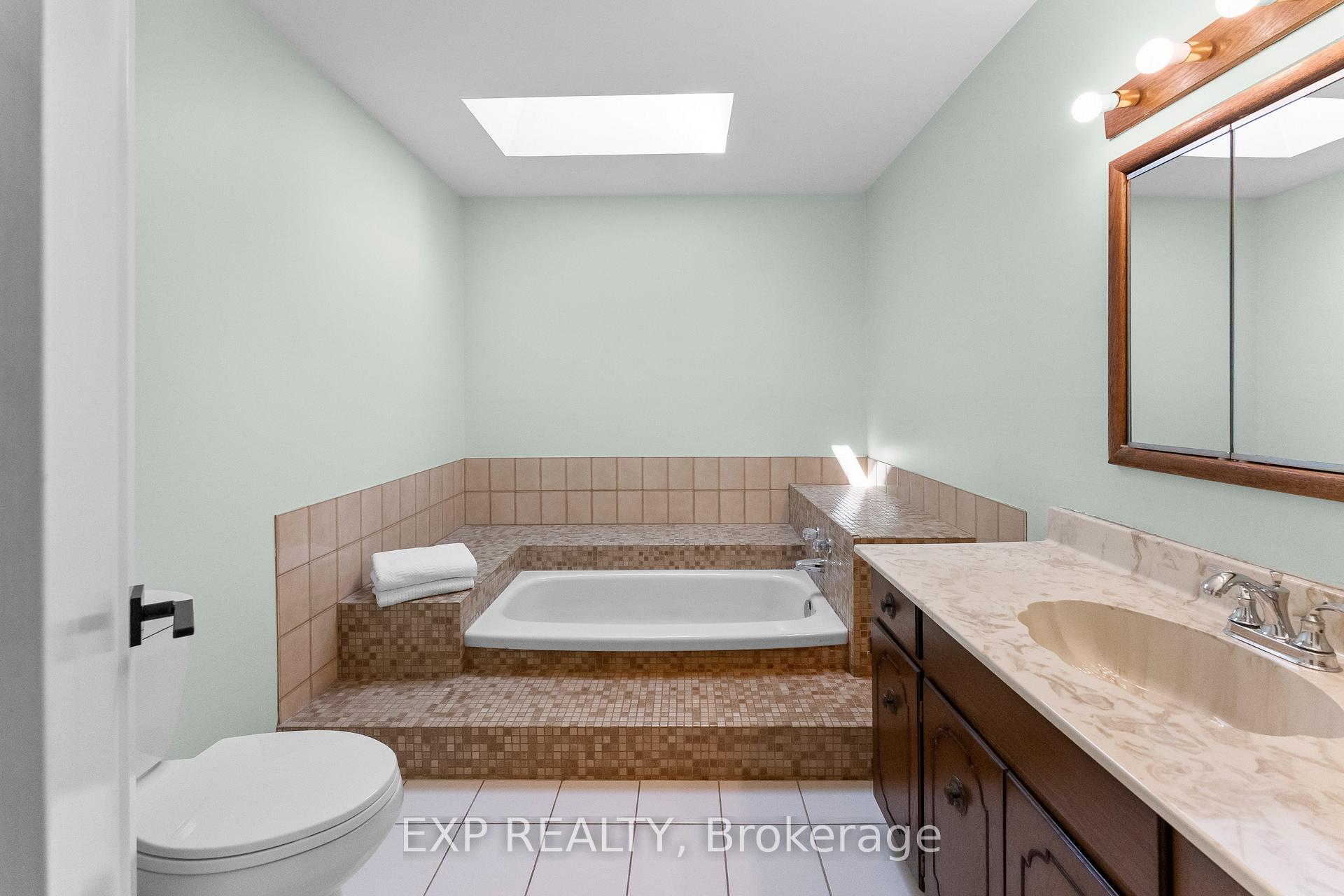 Photo 26 of 10 Brookbank Crescent, Pelham, Fonthill — HOMEH