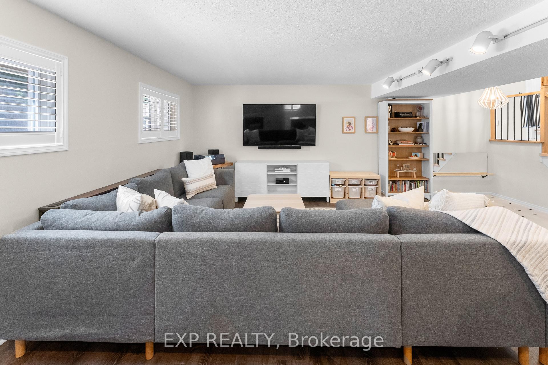 Photo 32 of 10 Brookbank Crescent, Pelham, Fonthill — HOMEH