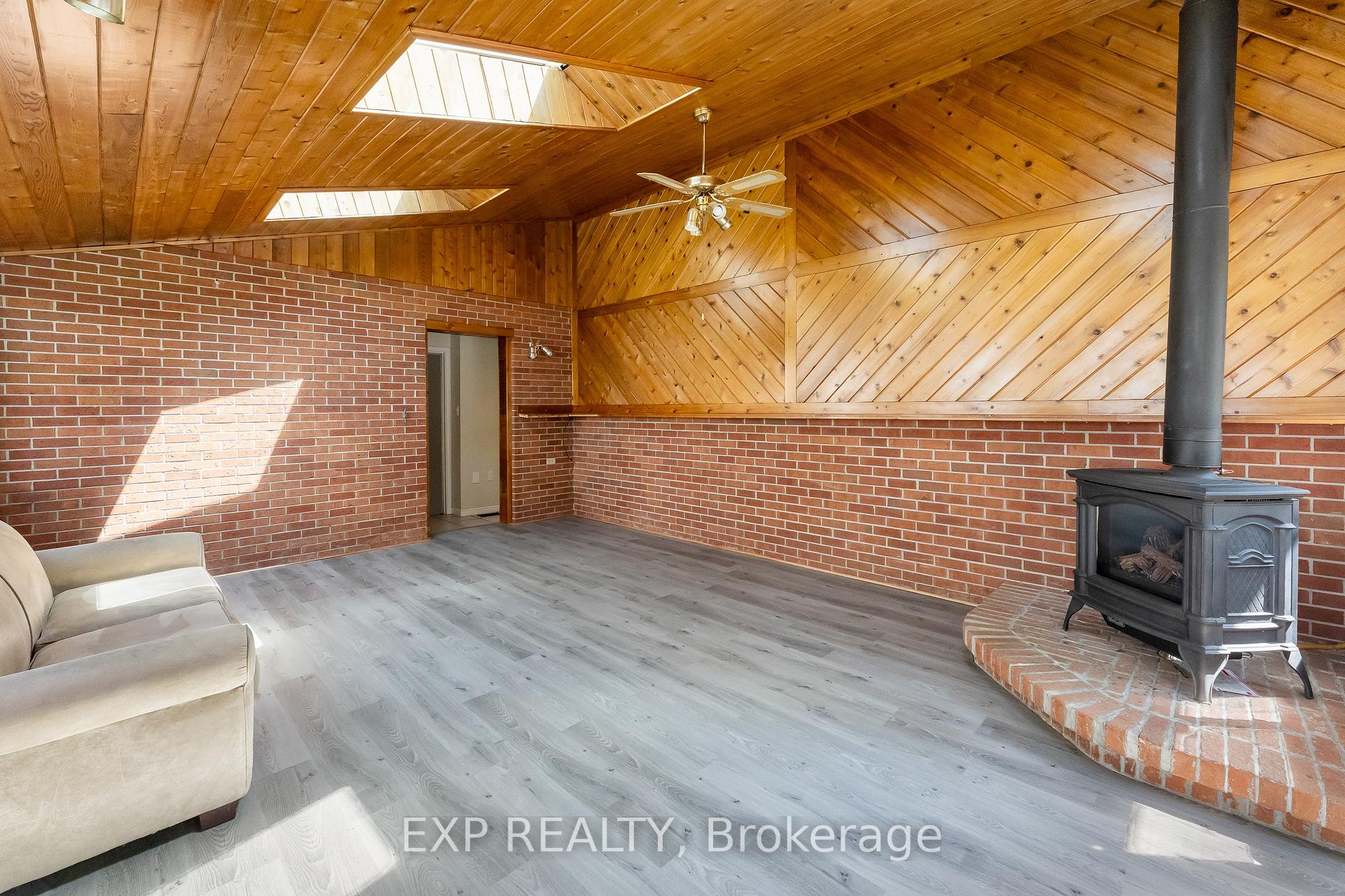 Photo 43 of 10 Brookbank Crescent, Pelham, Fonthill — HOMEH