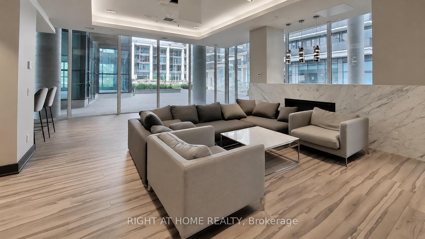 Photo 2 of Unit 1010, 9618 Yonge Street, Richmond Hill, Harding — HOMEH