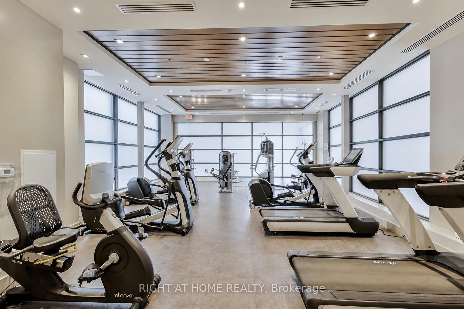Photo 5 of Unit 1010, 9618 Yonge Street, Richmond Hill, Harding — HOMEH