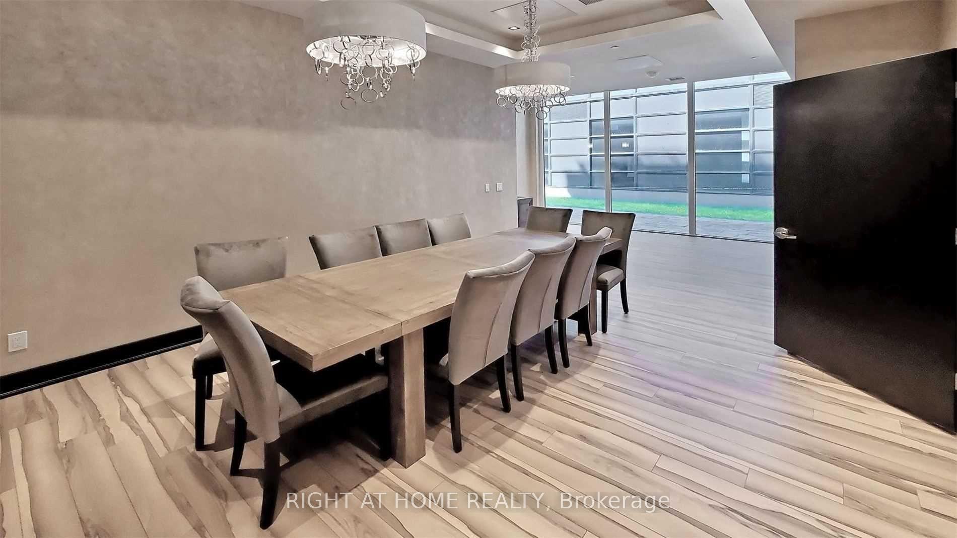 Photo 10 of Unit 1010, 9618 Yonge Street, Richmond Hill, Harding — HOMEH