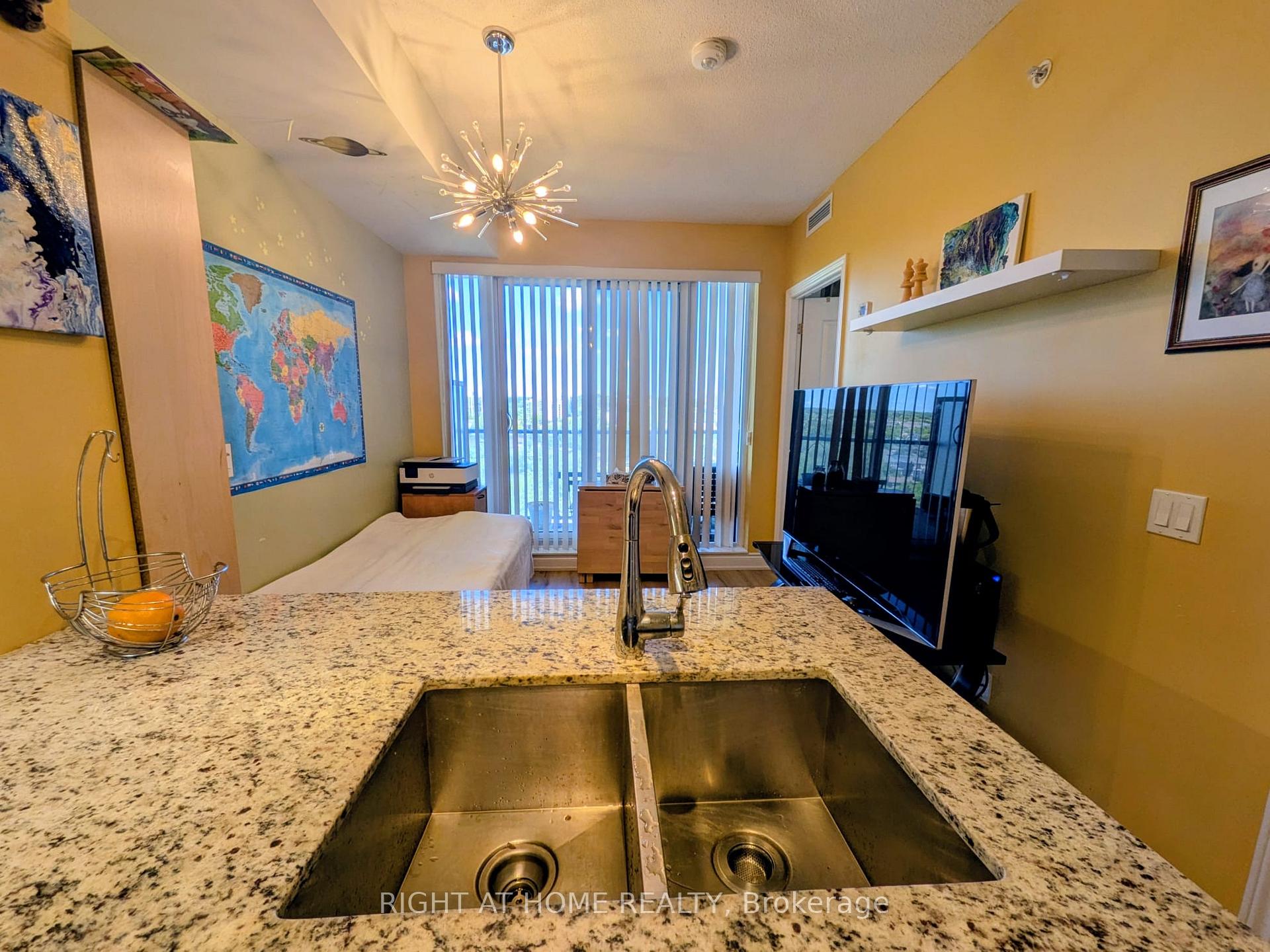 Photo 19 of Unit 1010, 9618 Yonge Street, Richmond Hill, Harding — HOMEH