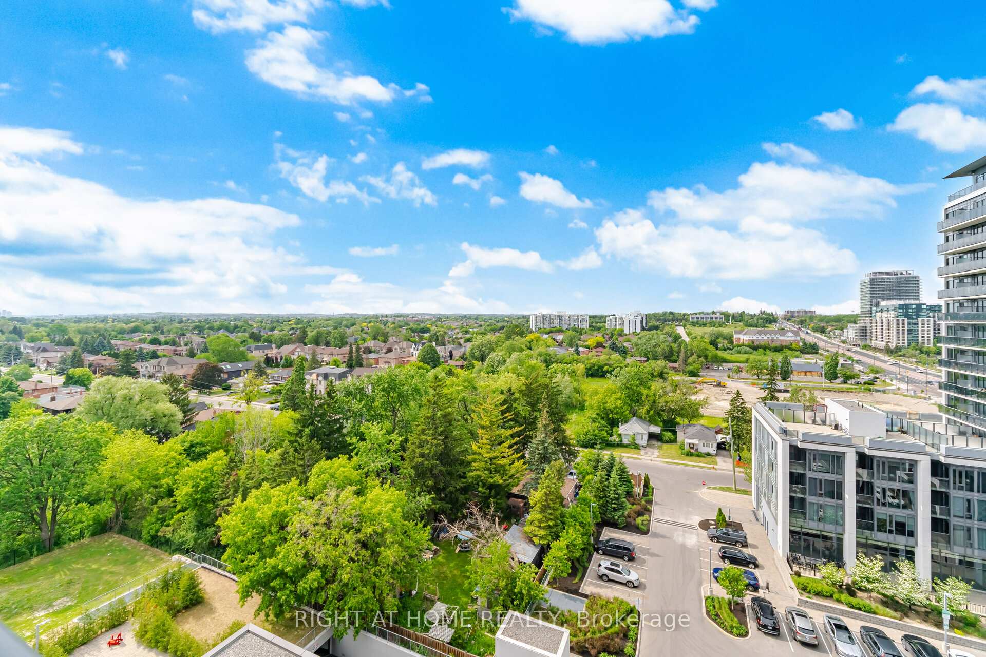 Photo 33 of Unit 1010, 9618 Yonge Street, Richmond Hill, Harding — HOMEH