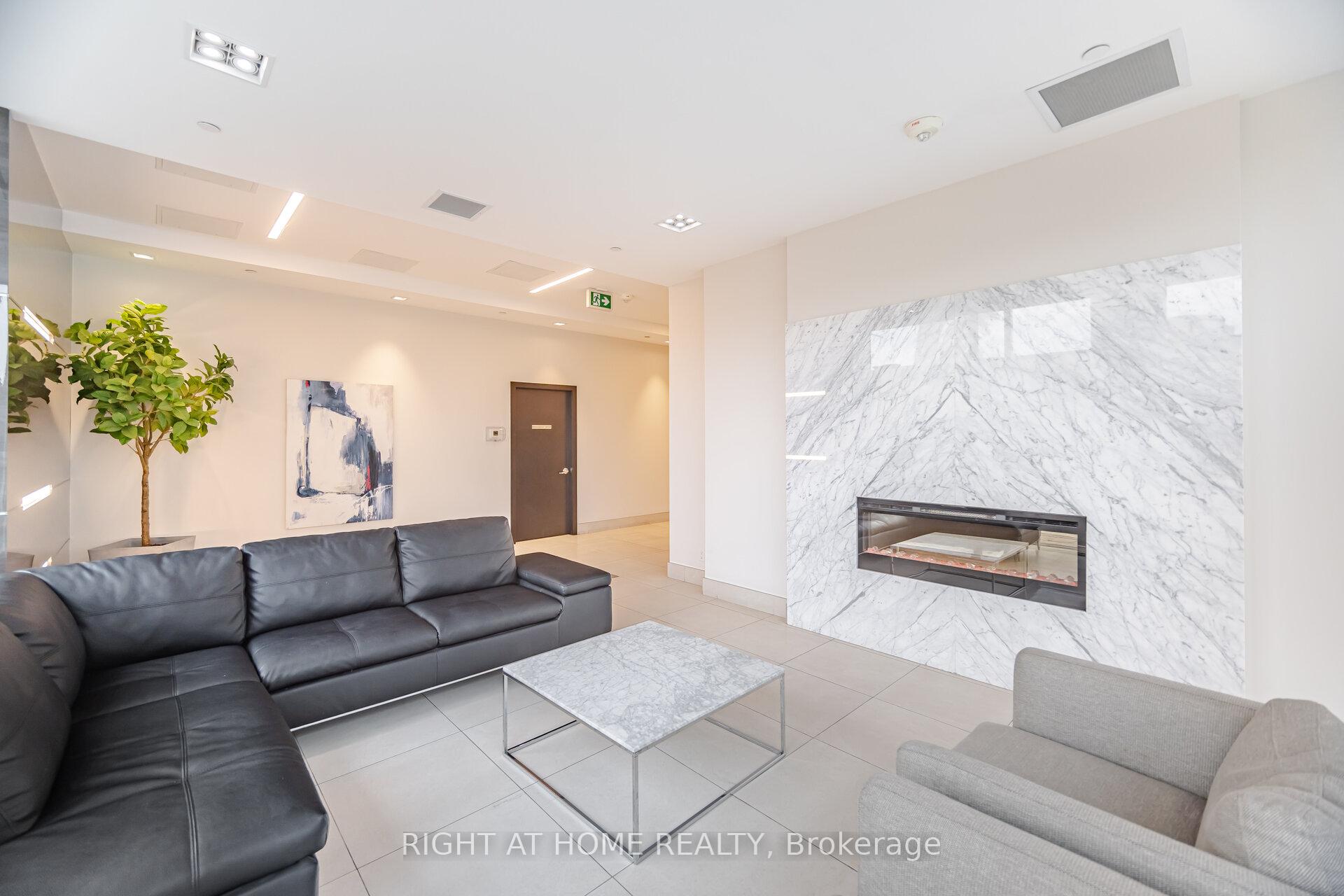Photo 41 of Unit 1010, 9618 Yonge Street, Richmond Hill, Harding — HOMEH
