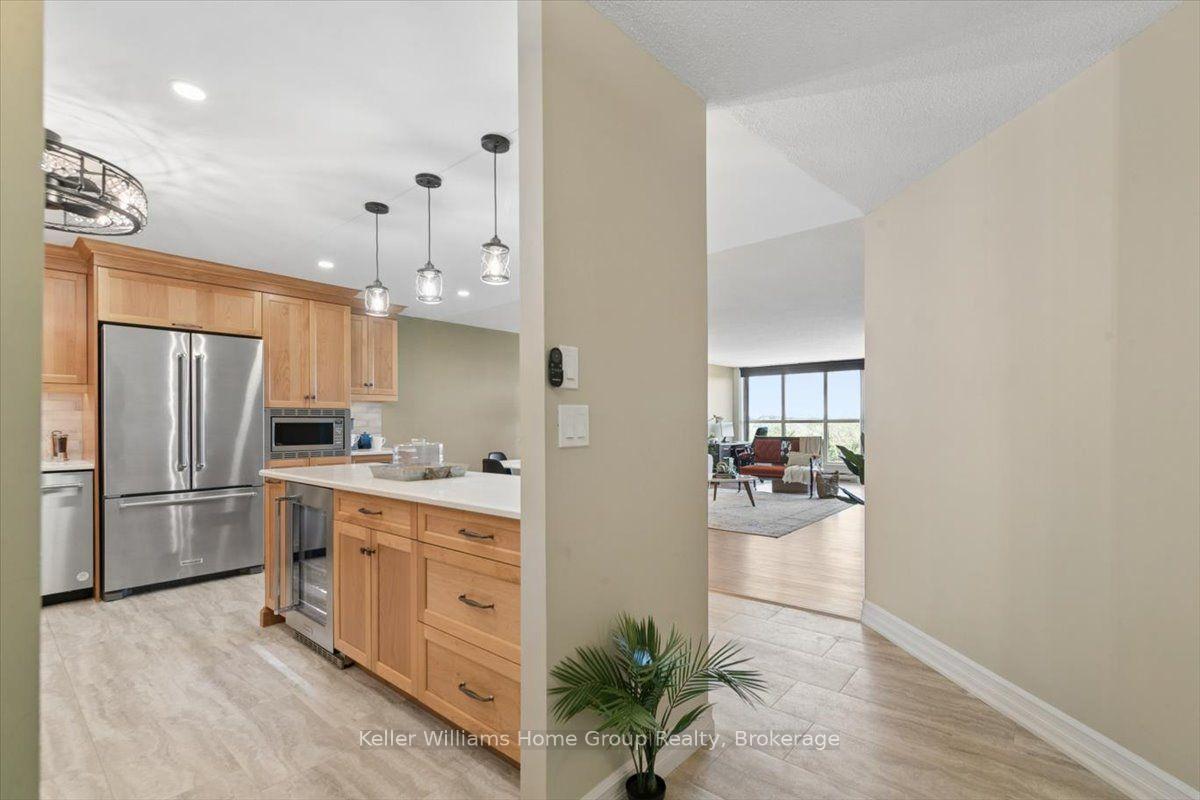 Photo 6 of Unit 902, 24 Marilyn Drive, Guelph, Riverside Park — HOMEH