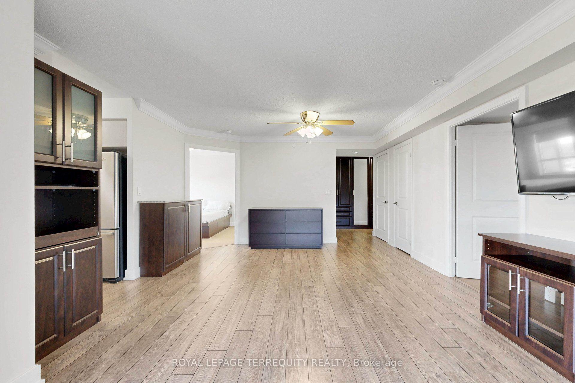 Photo 7 of Unit 1322, 2 Eva Road, Etobicoke, Etobicoke West Mall — HOMEH