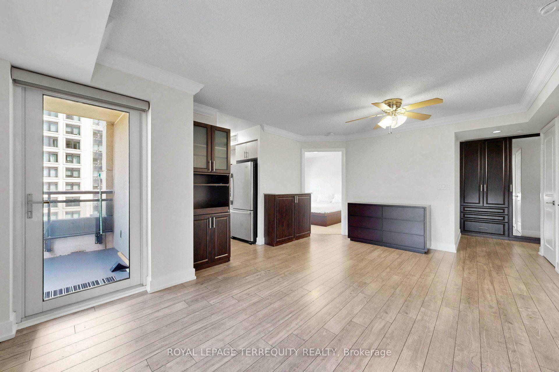 Photo 8 of Unit 1322, 2 Eva Road, Etobicoke, Etobicoke West Mall — HOMEH