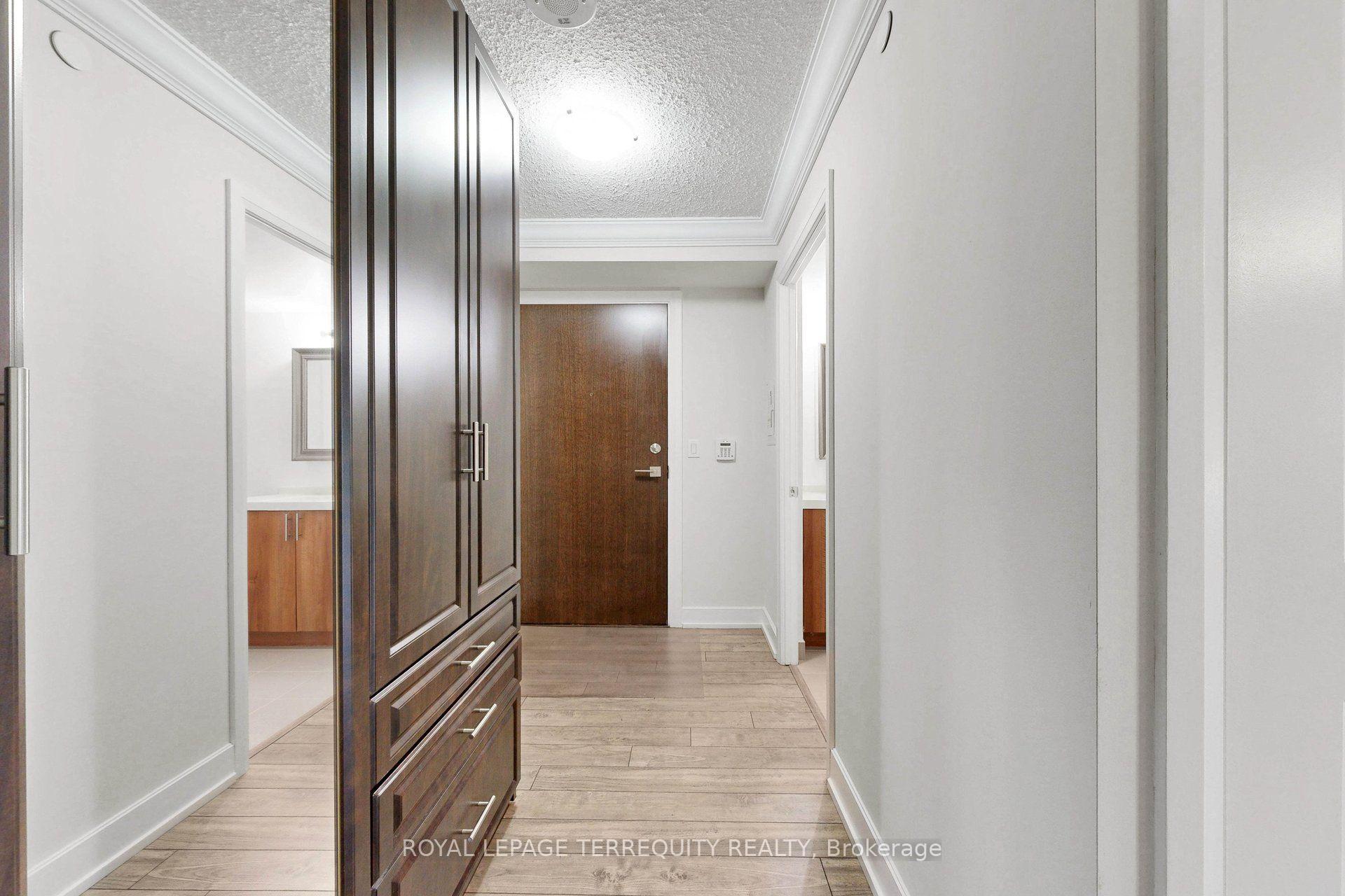 Photo 10 of Unit 1322, 2 Eva Road, Etobicoke, Etobicoke West Mall — HOMEH
