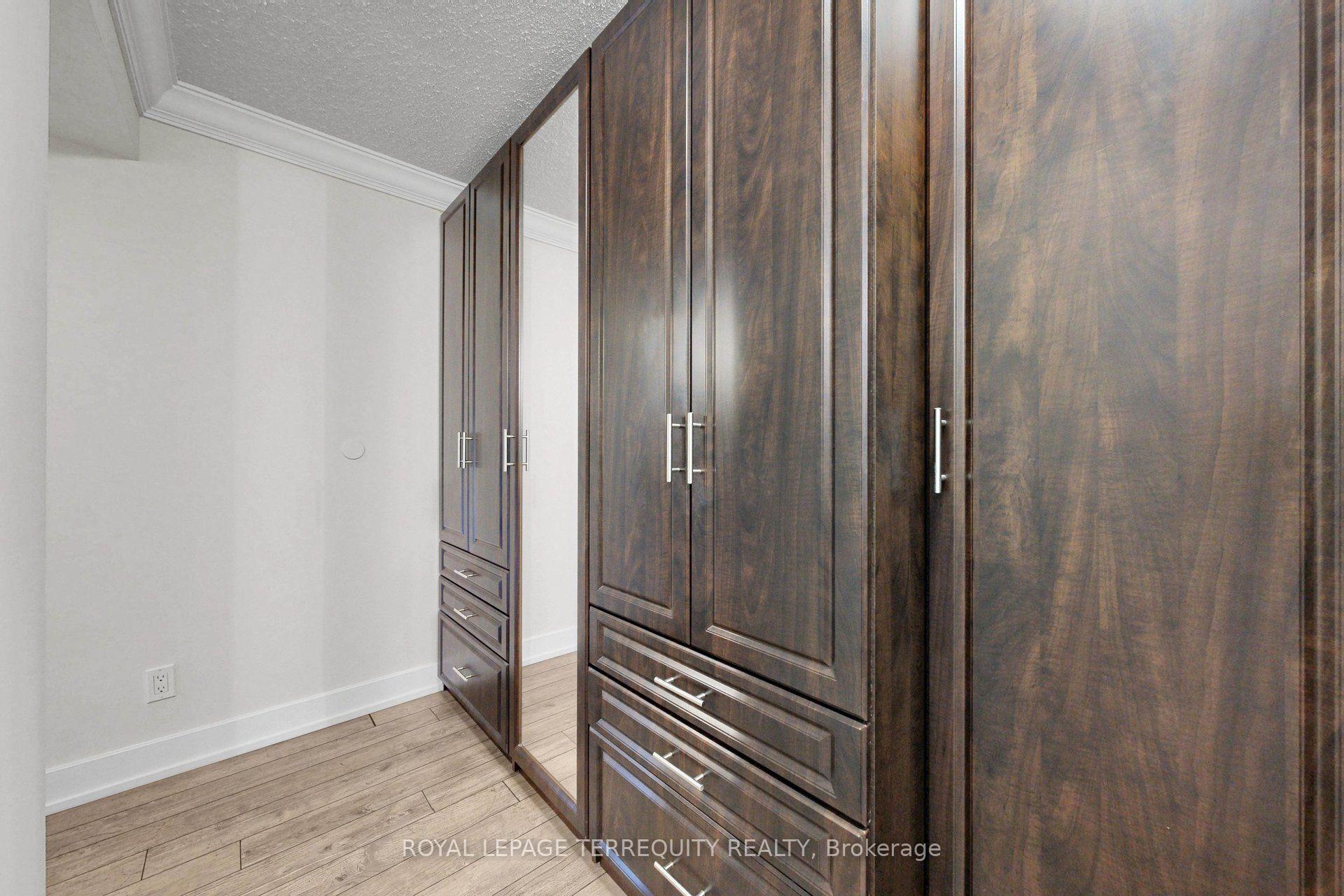 Photo 11 of Unit 1322, 2 Eva Road, Etobicoke, Etobicoke West Mall — HOMEH
