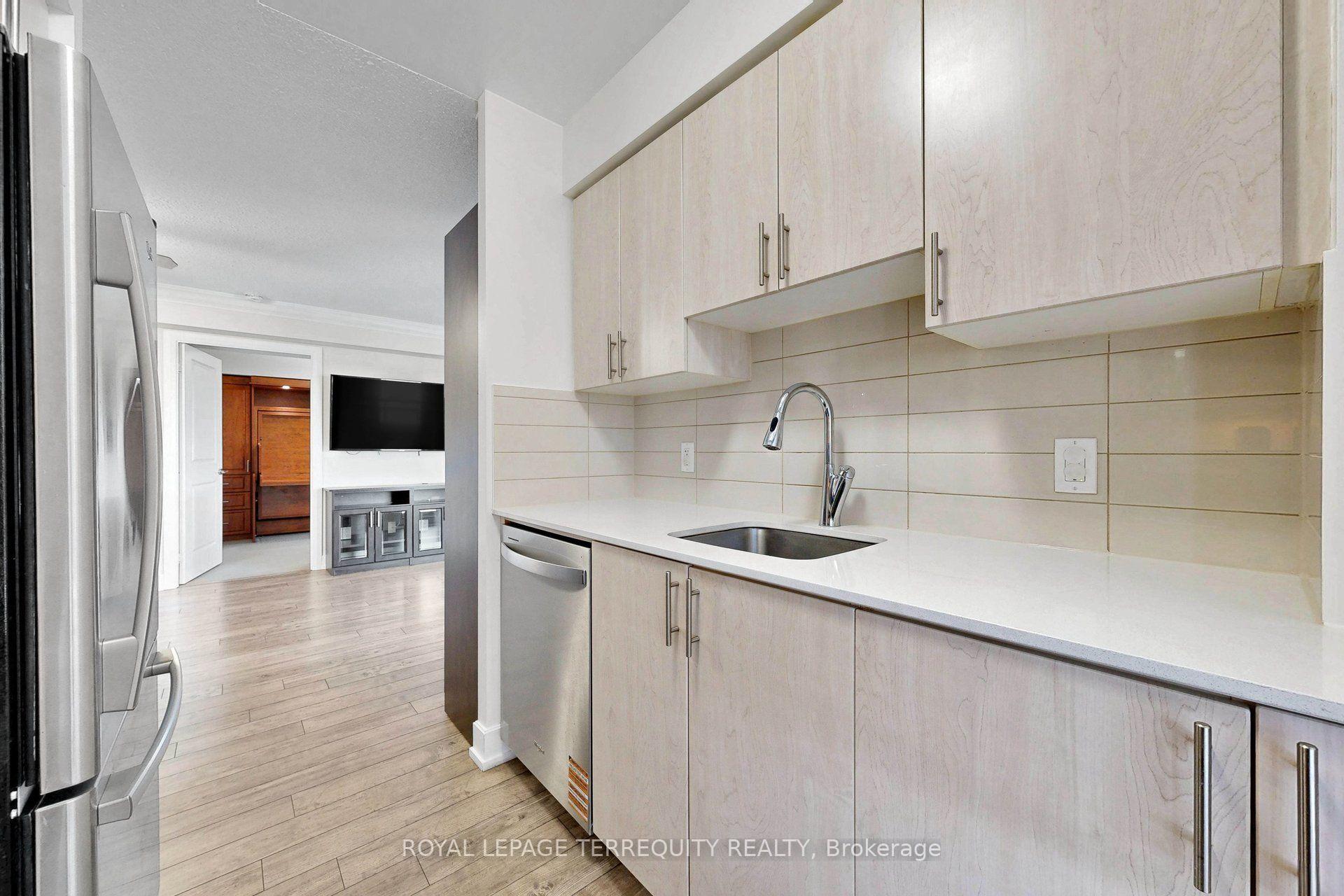 Photo 21 of Unit 1322, 2 Eva Road, Etobicoke, Etobicoke West Mall — HOMEH