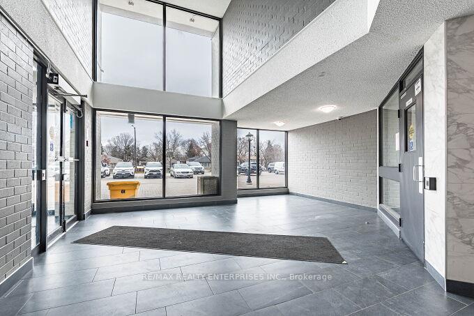 Photo 3 of Unit 119, 2001 Bonnymede Drive, Mississauga, Clarkson — HOMEH