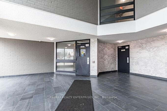 Photo 4 of Unit 119, 2001 Bonnymede Drive, Mississauga, Clarkson — HOMEH