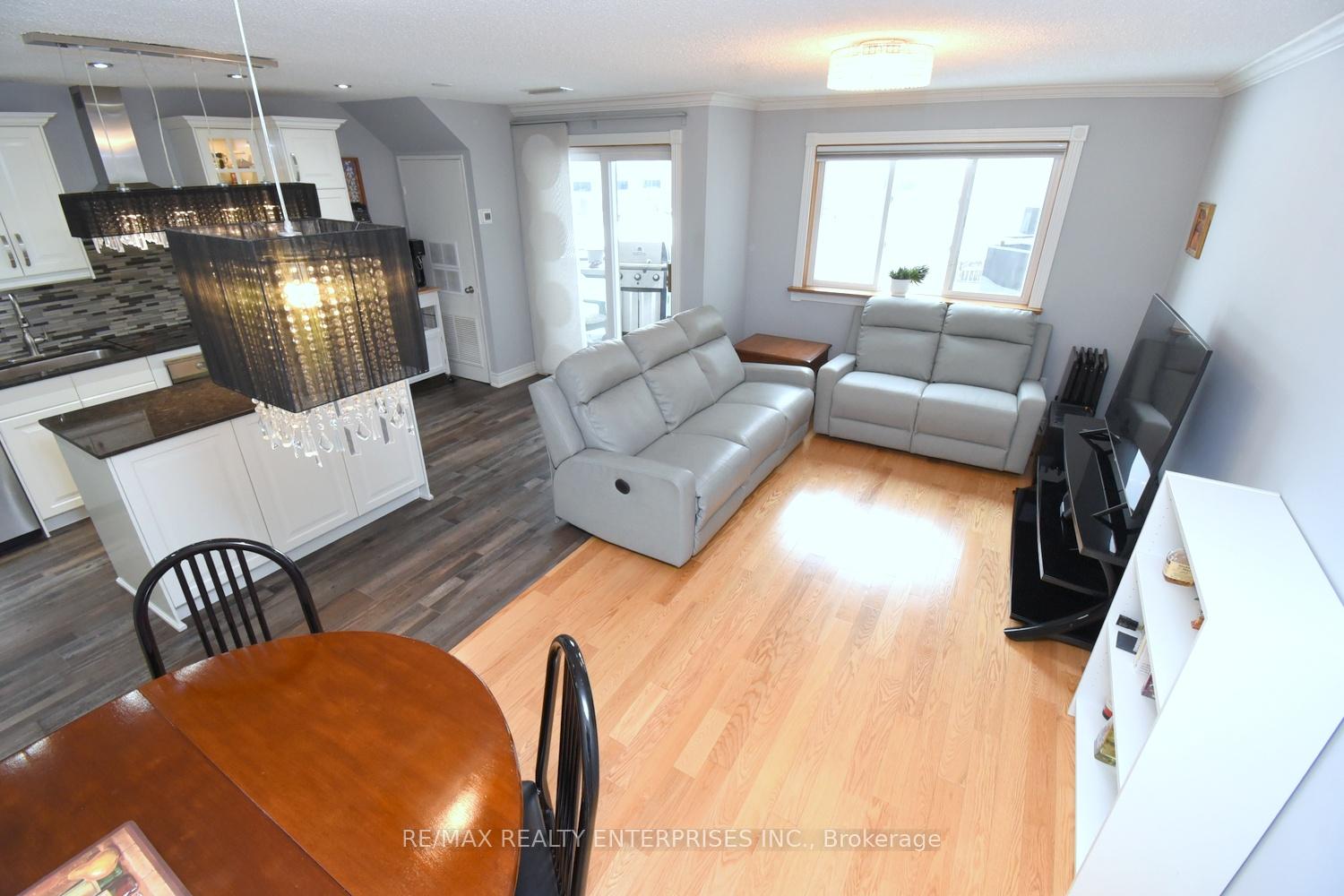 Photo 7 of Unit 119, 2001 Bonnymede Drive, Mississauga, Clarkson — HOMEH