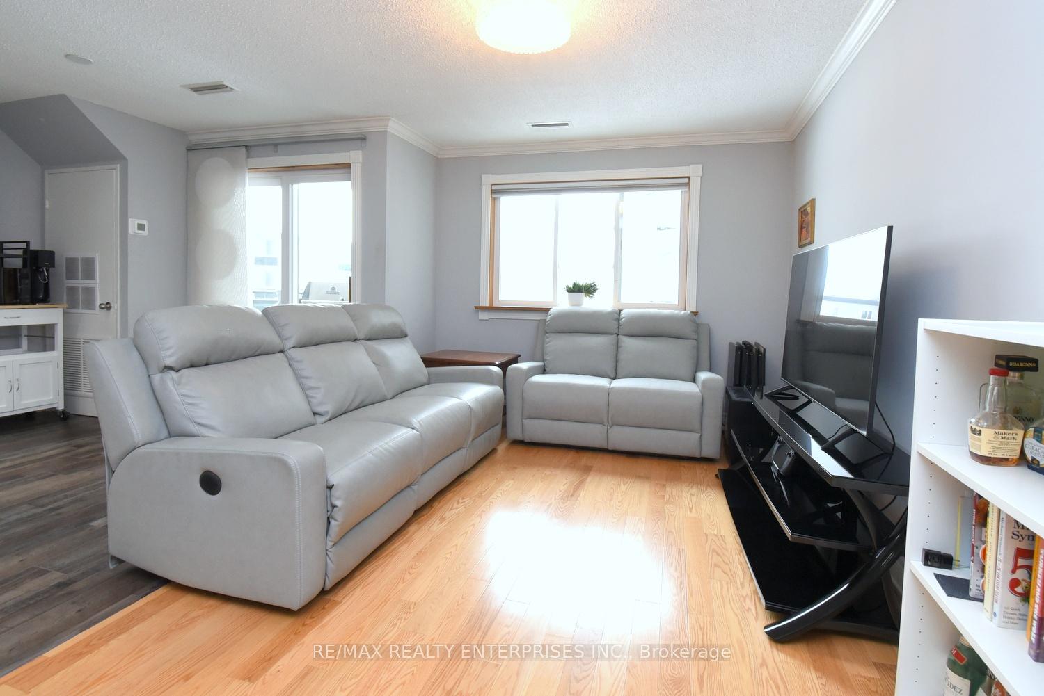 Photo 8 of Unit 119, 2001 Bonnymede Drive, Mississauga, Clarkson — HOMEH