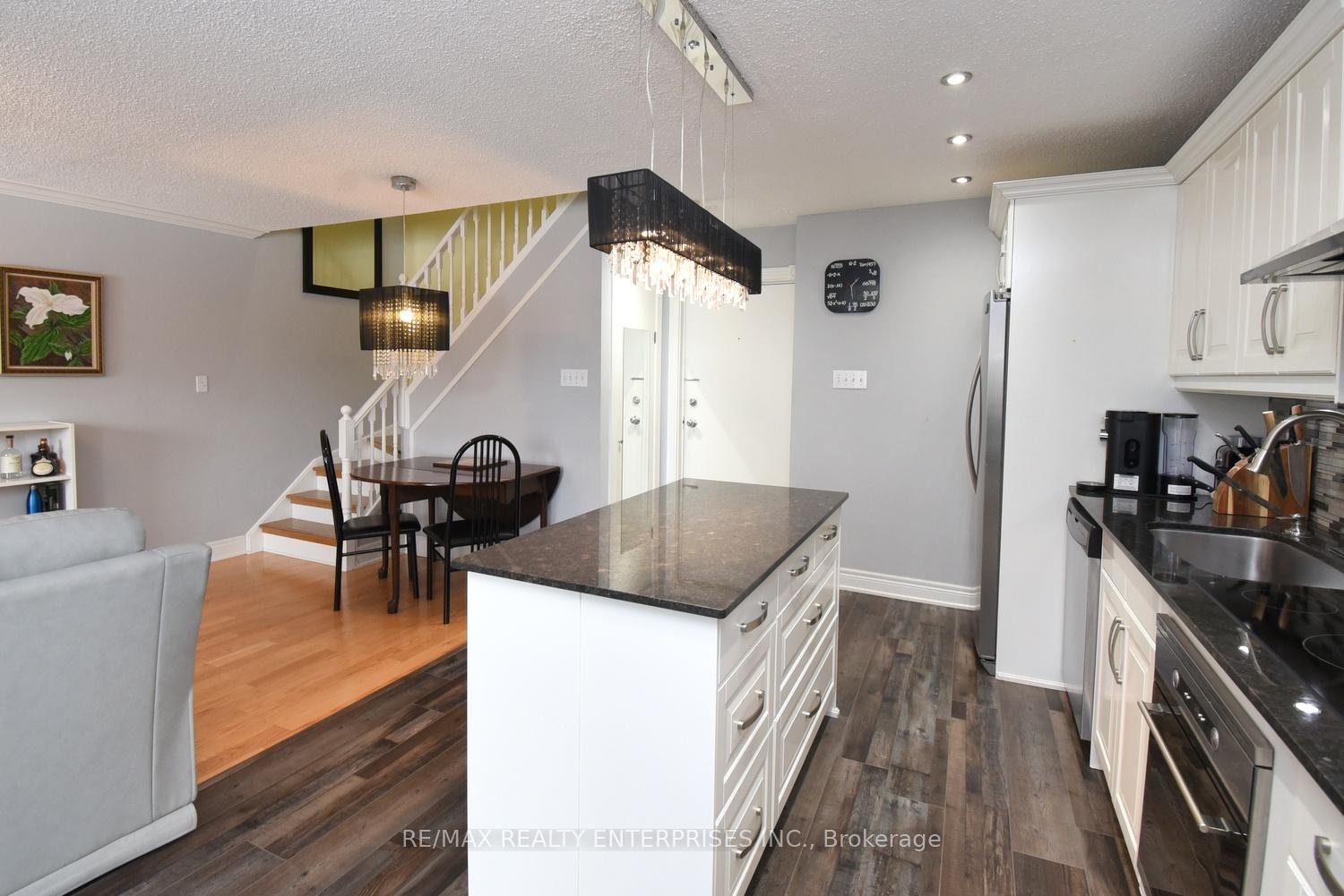 Photo 12 of Unit 119, 2001 Bonnymede Drive, Mississauga, Clarkson — HOMEH