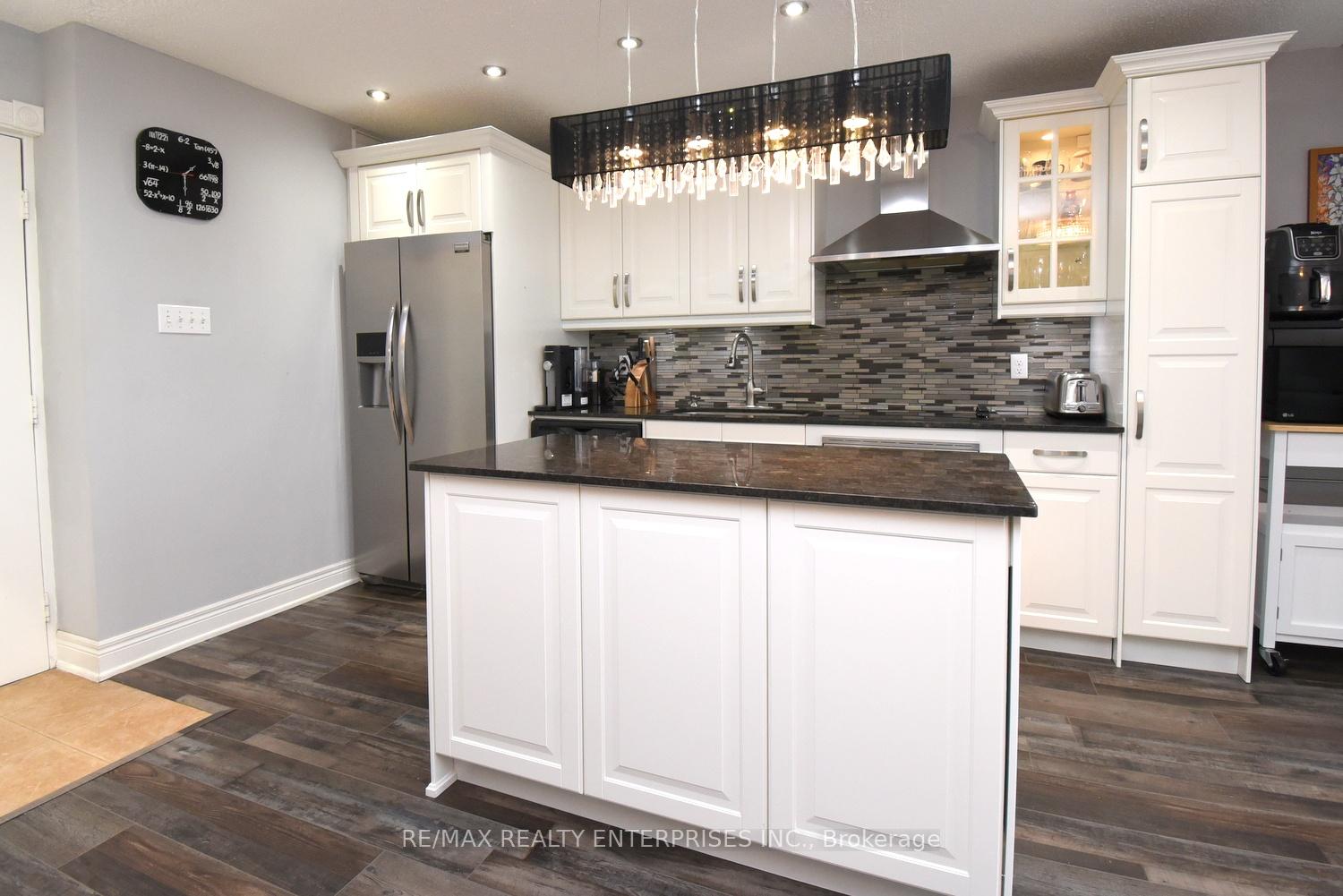 Photo 13 of Unit 119, 2001 Bonnymede Drive, Mississauga, Clarkson — HOMEH
