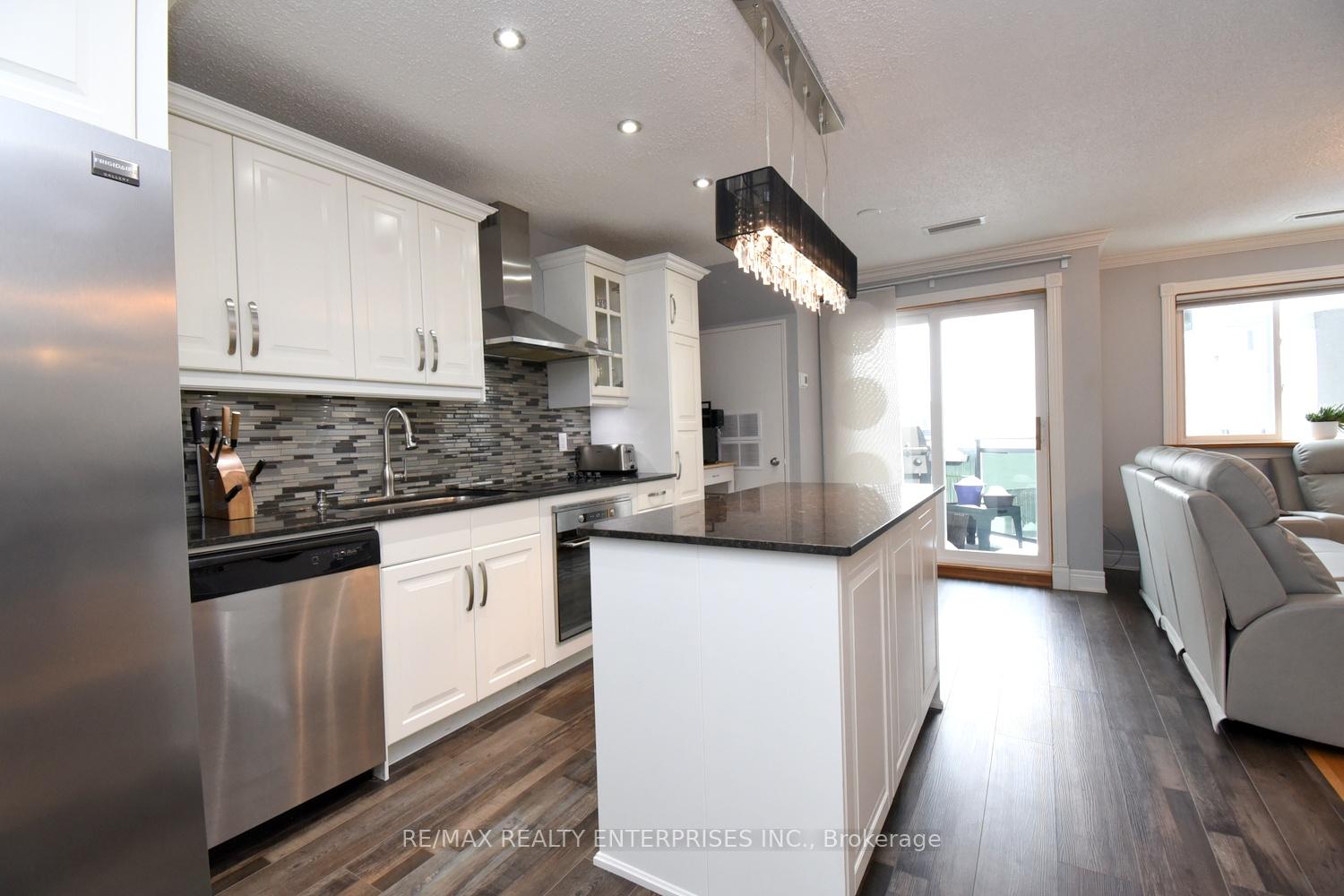 Photo 15 of Unit 119, 2001 Bonnymede Drive, Mississauga, Clarkson — HOMEH