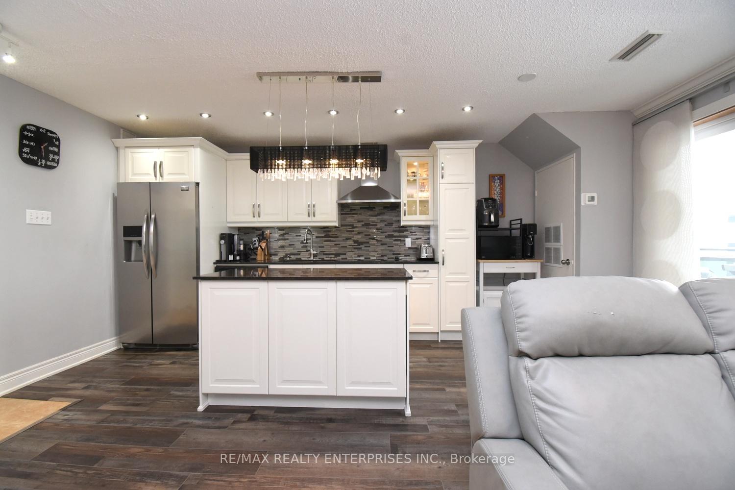 Photo 16 of Unit 119, 2001 Bonnymede Drive, Mississauga, Clarkson — HOMEH