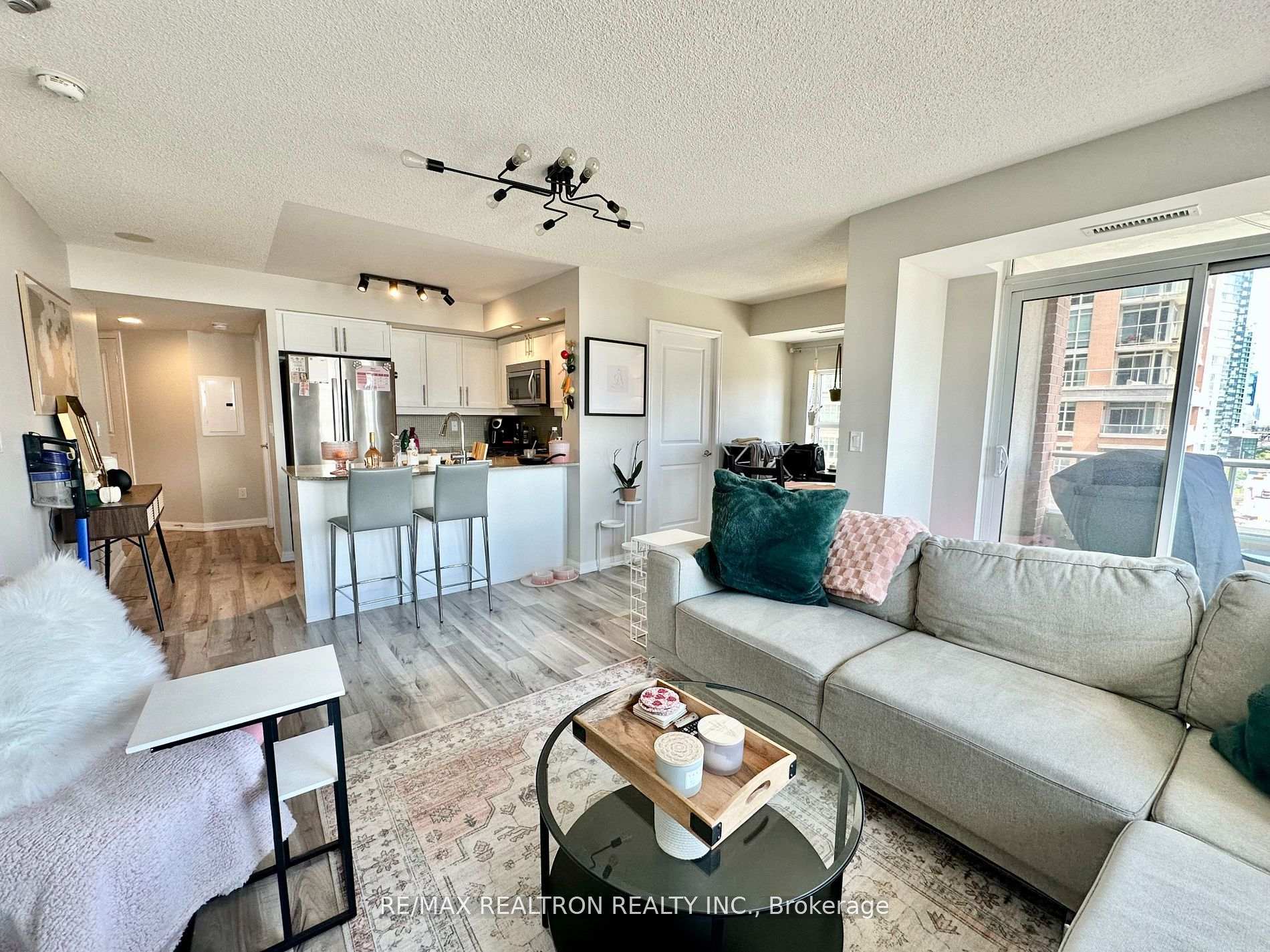 Photo 6 of Unit 1006, 85 East Liberty Street, Toronto, Niagara — HOMEH