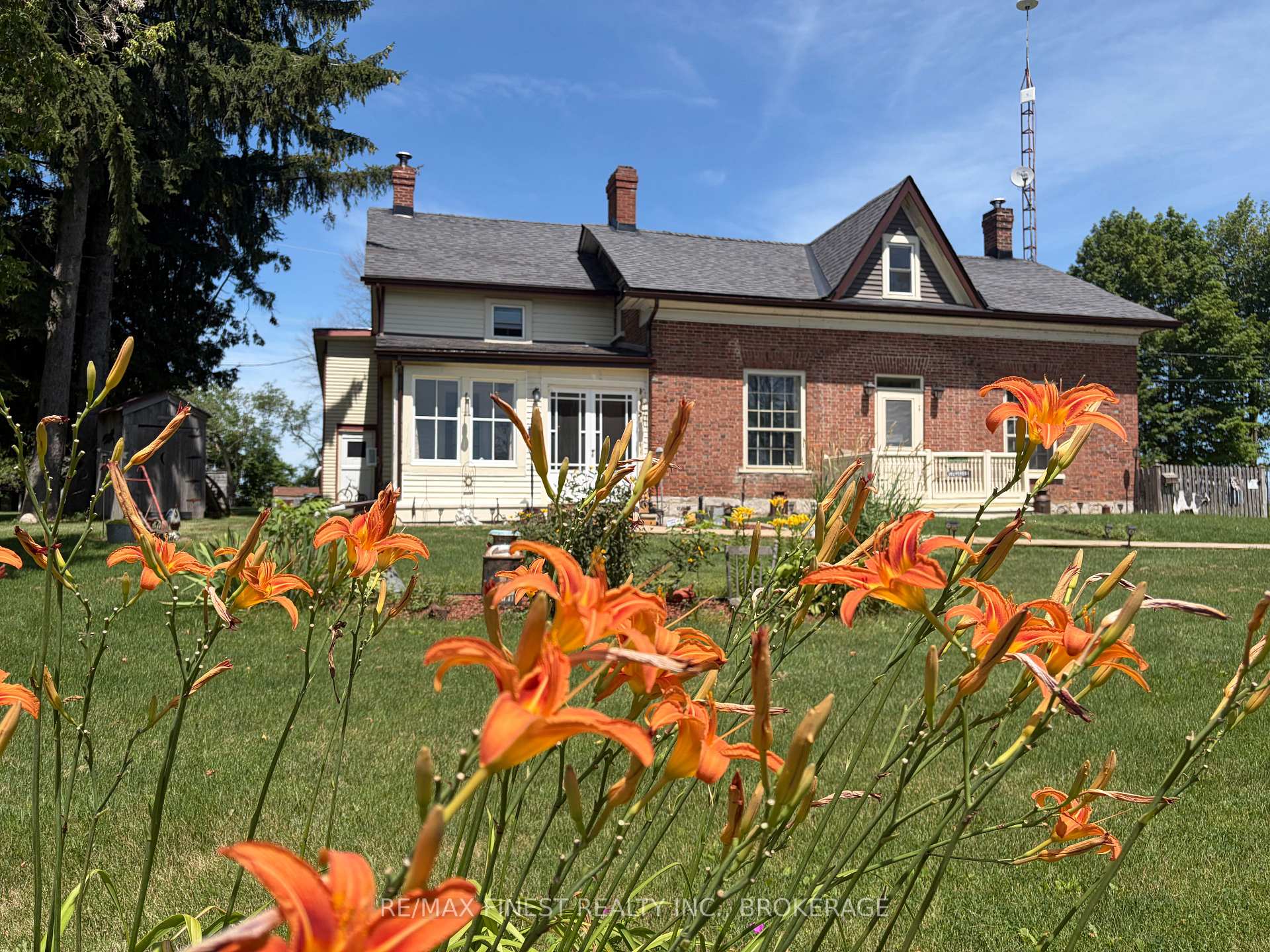Photo 1 of 2173 Switzerville Road, Loyalist, Lennox and Addington - South — HOMEH