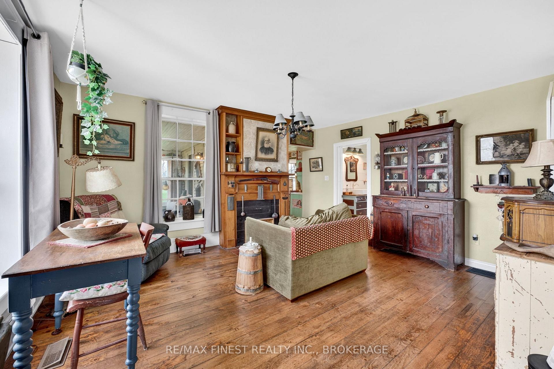 Photo 8 of 2173 Switzerville Road, Loyalist, Lennox and Addington - South — HOMEH
