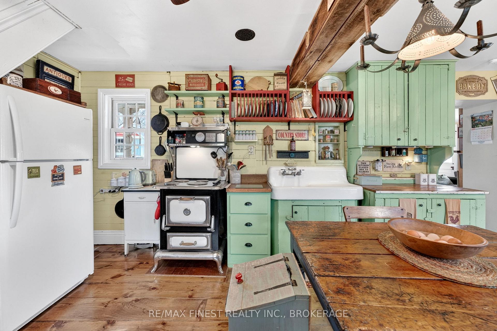 Photo 19 of 2173 Switzerville Road, Loyalist, Lennox and Addington - South — HOMEH