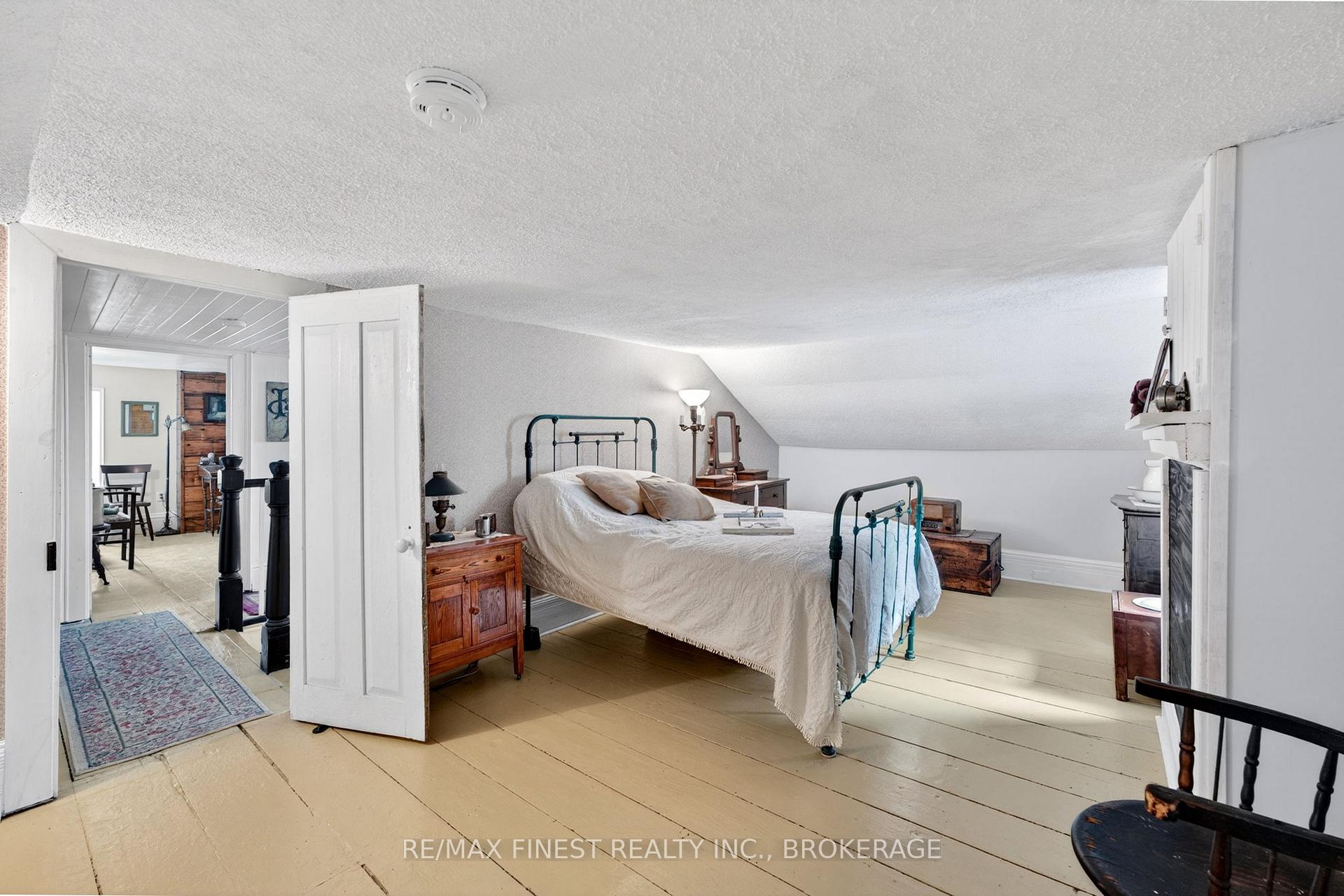Photo 23 of 2173 Switzerville Road, Loyalist, Lennox and Addington - South — HOMEH