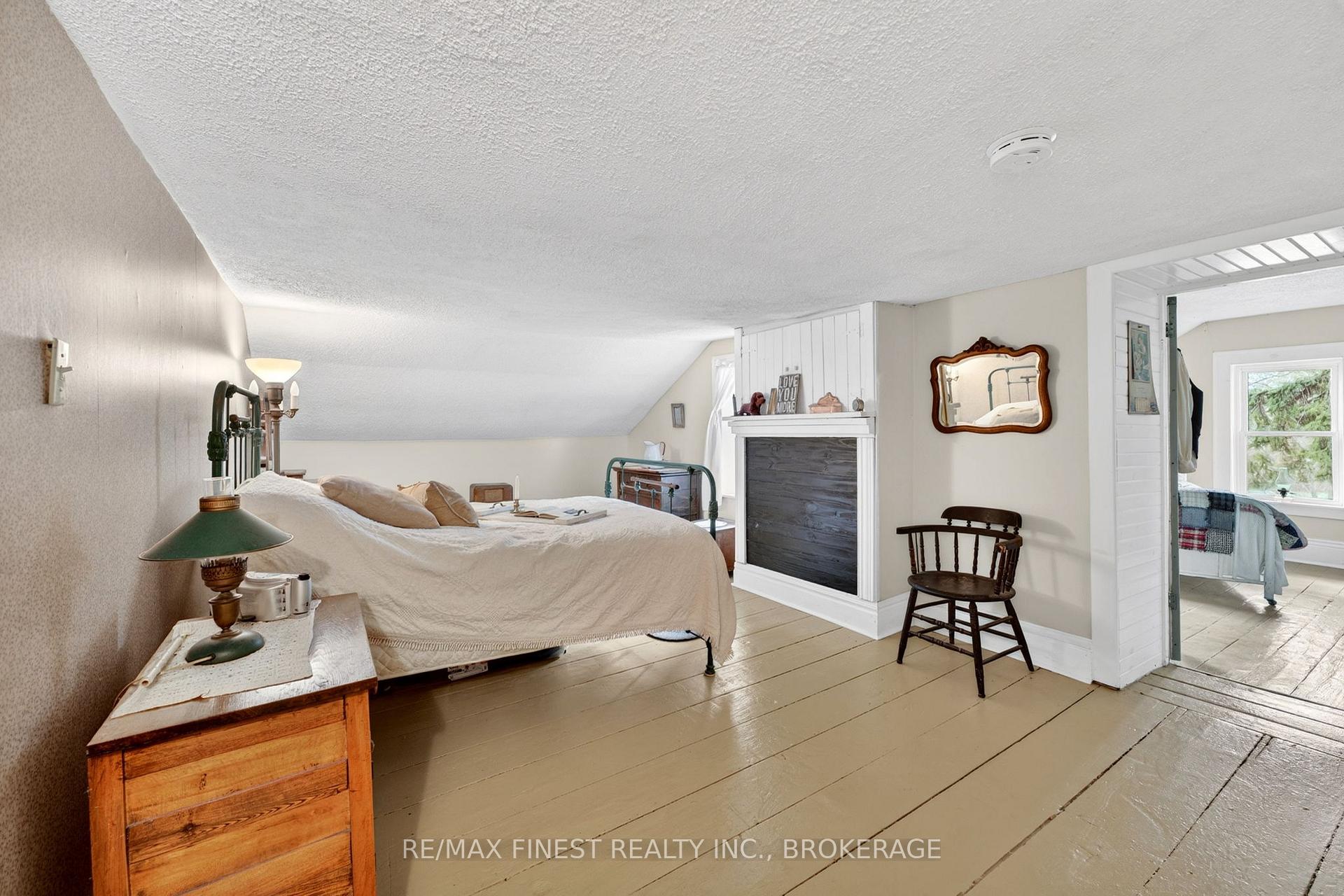 Photo 25 of 2173 Switzerville Road, Loyalist, Lennox and Addington - South — HOMEH