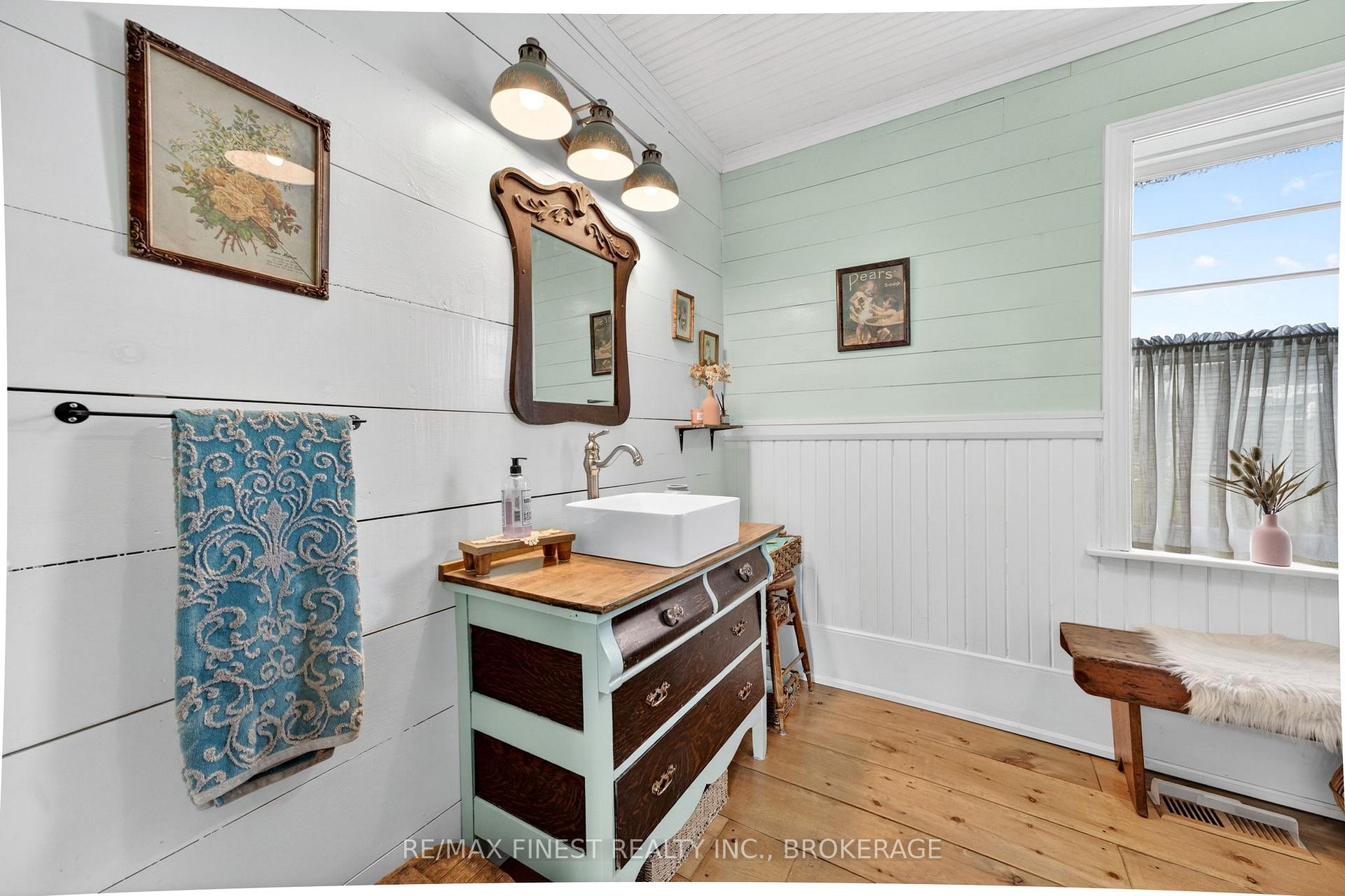 Photo 26 of 2173 Switzerville Road, Loyalist, Lennox and Addington - South — HOMEH