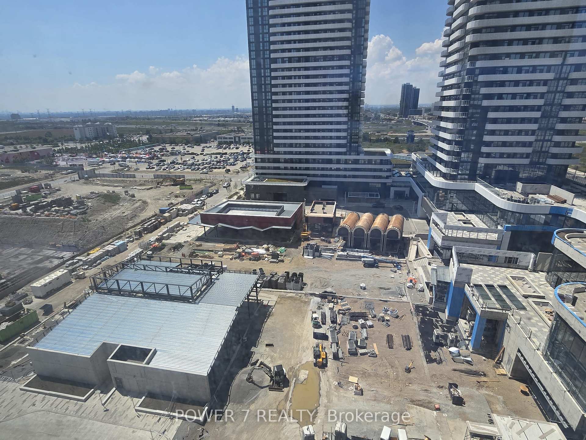 Photo 3 of Unit 1503, 28 Interchange Way, Vaughan, Vaughan Corporate Centre — HOMEH