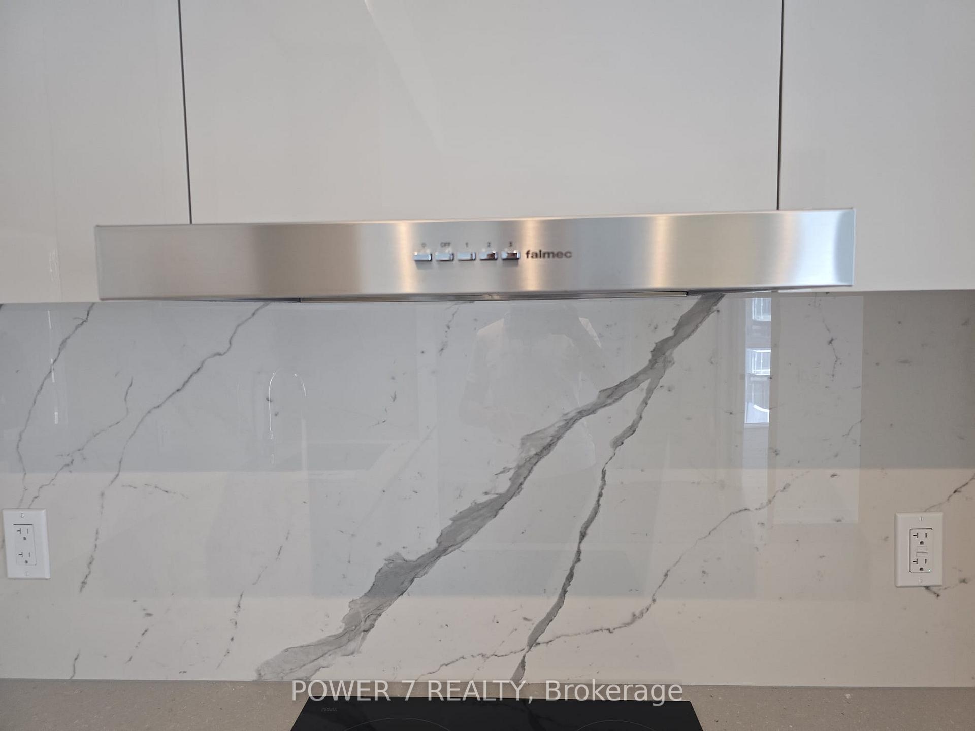 Photo 9 of Unit 1503, 28 Interchange Way, Vaughan, Vaughan Corporate Centre — HOMEH