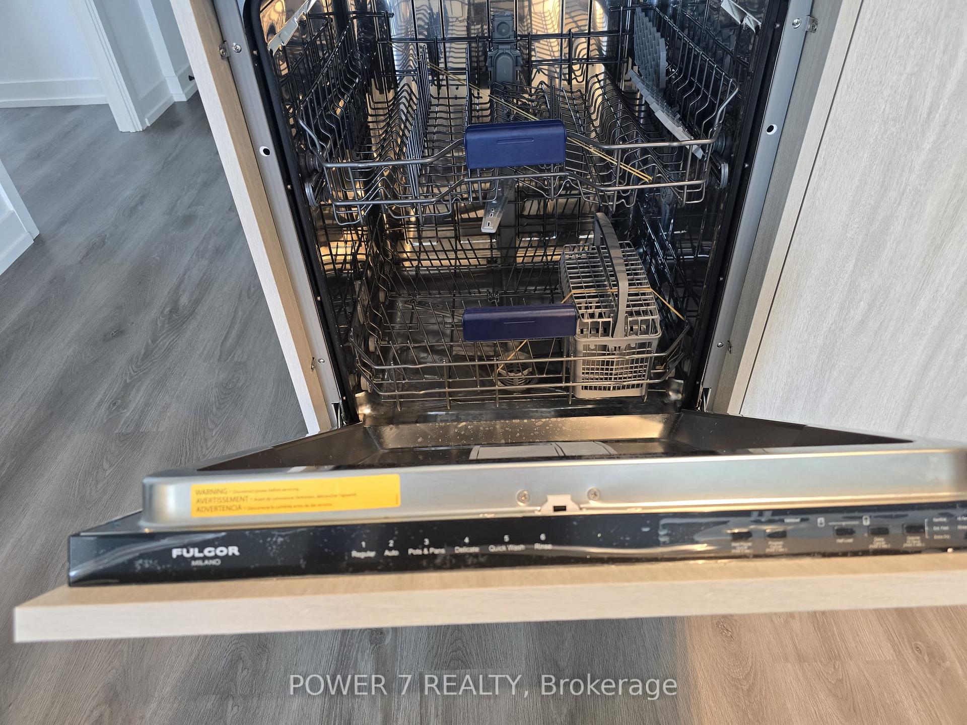 Photo 11 of Unit 1503, 28 Interchange Way, Vaughan, Vaughan Corporate Centre — HOMEH