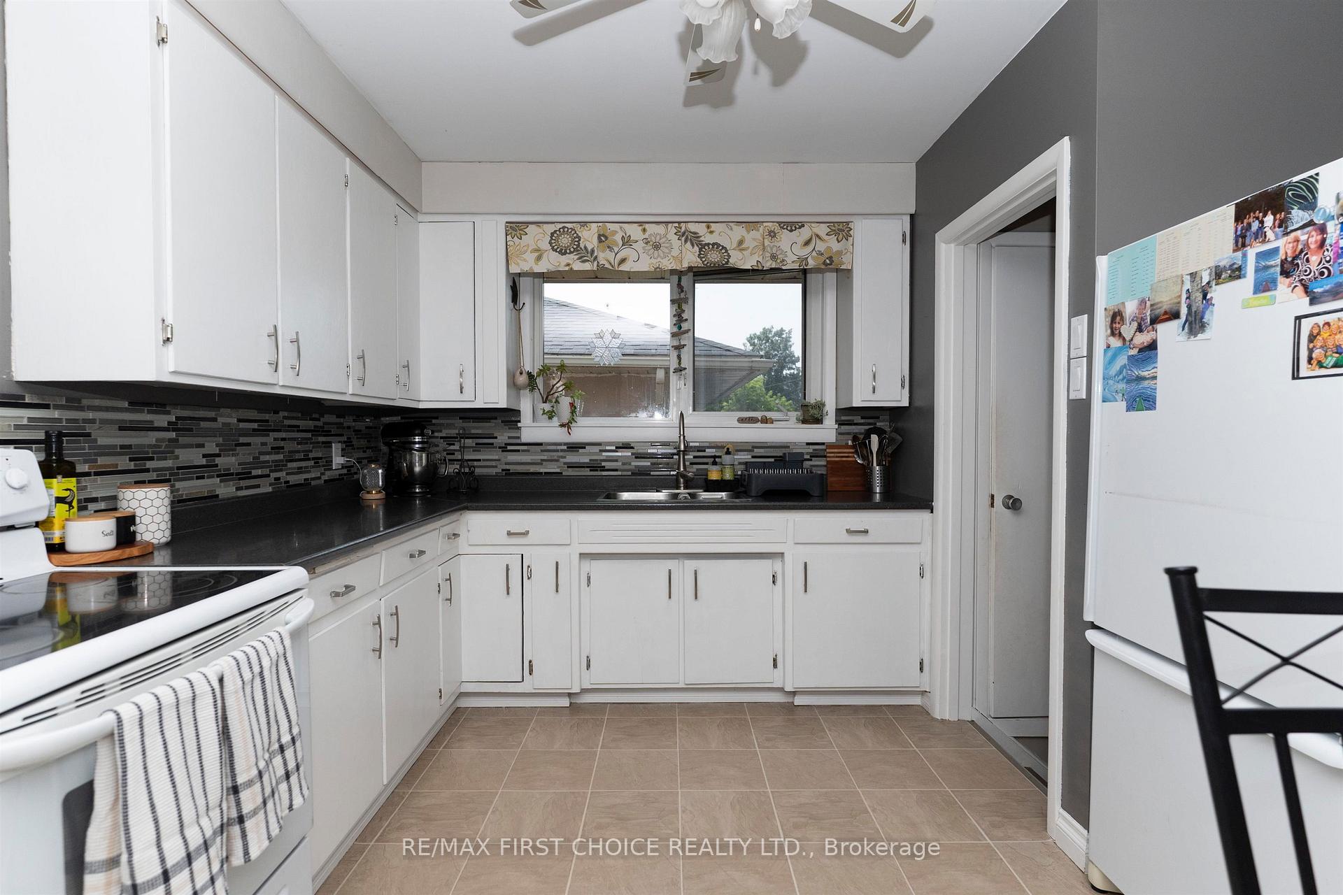 Photo 6 of 601 Edward Street S, Thunder Bay, Green Acres — HOMEH